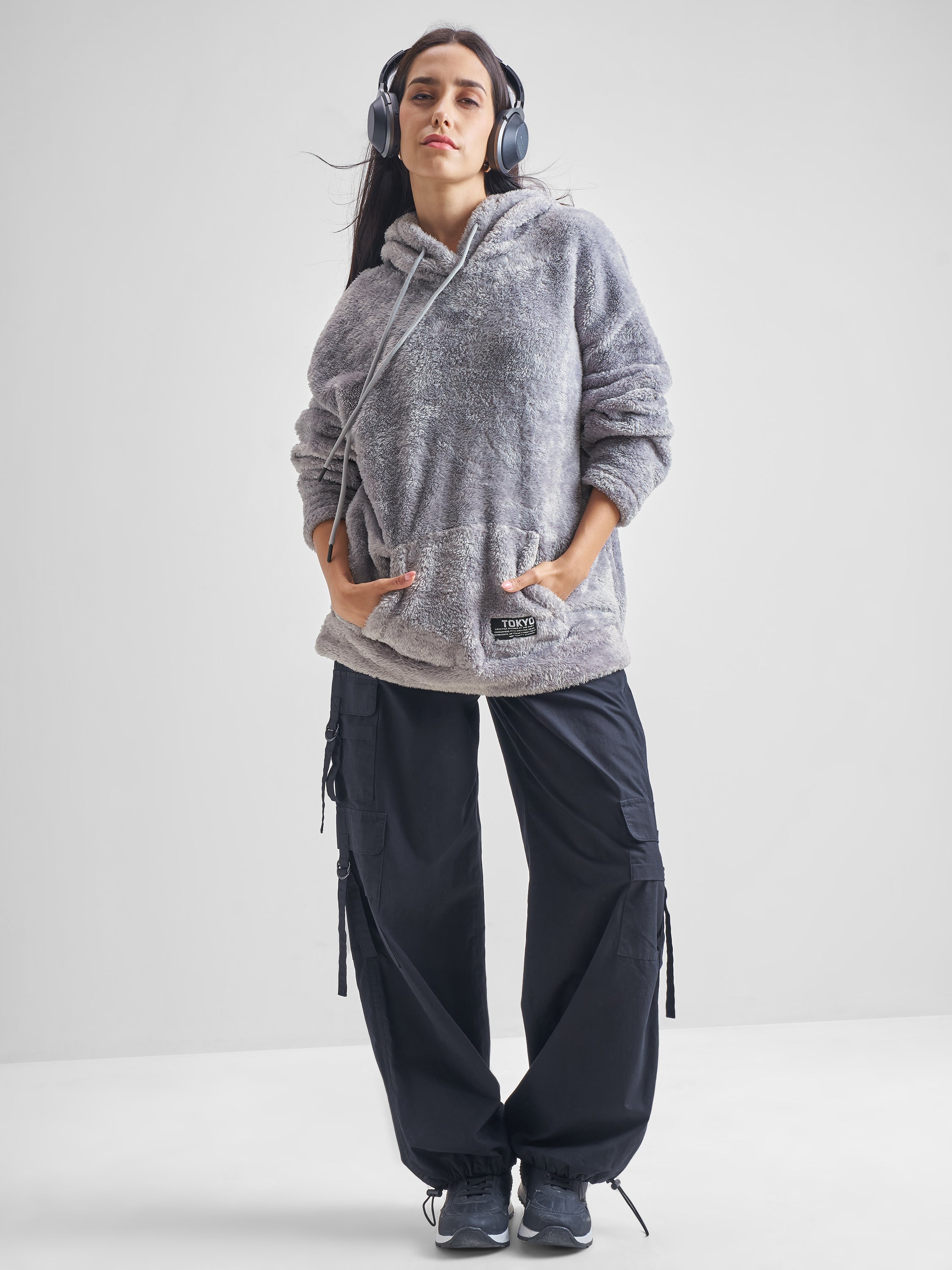 Tokyo Talkies Women Grey Solid Pullover Hood Sweatshirt - Grey - Image 2