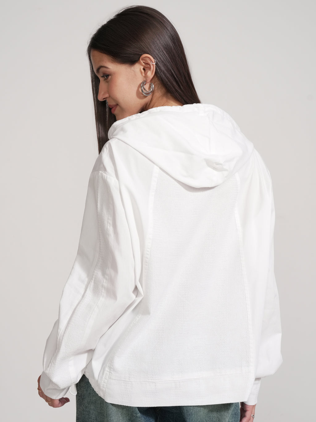Tokyo Talkies Women White Solid Pullover Hood Sweatshirt - White - Image 3