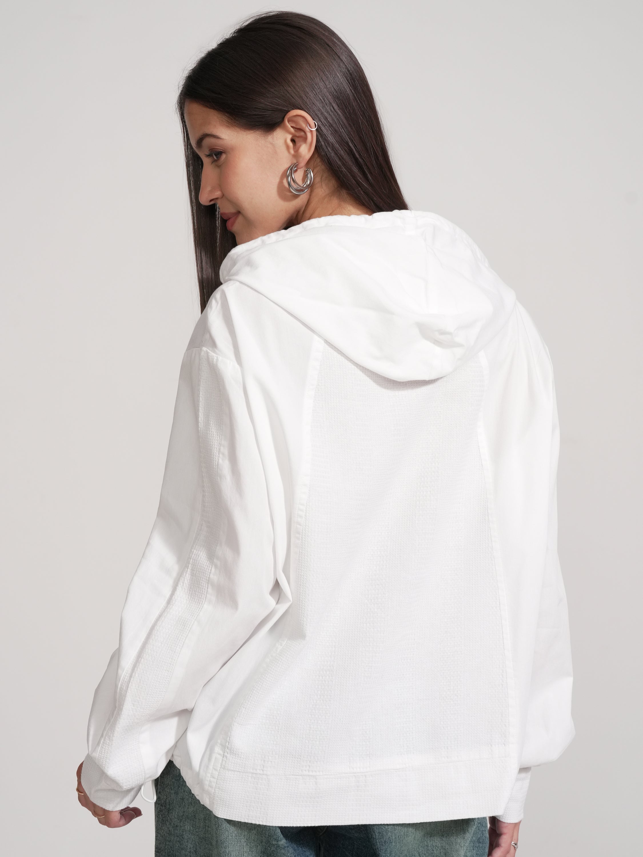 Tokyo Talkies Women White Solid Pullover Hood Sweatshirt - White - Image 3