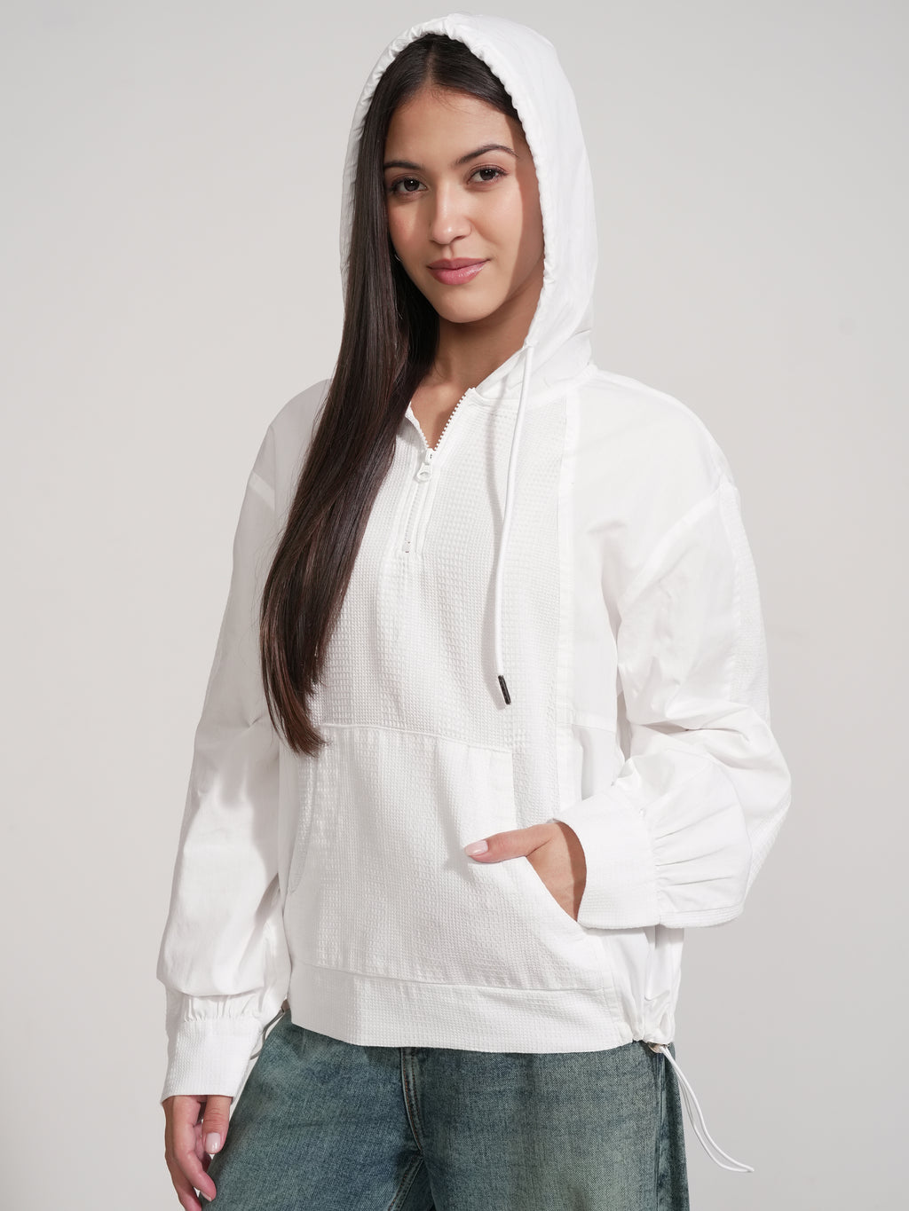 Tokyo Talkies Women White Solid Pullover Hood Sweatshirt - White - Image 4