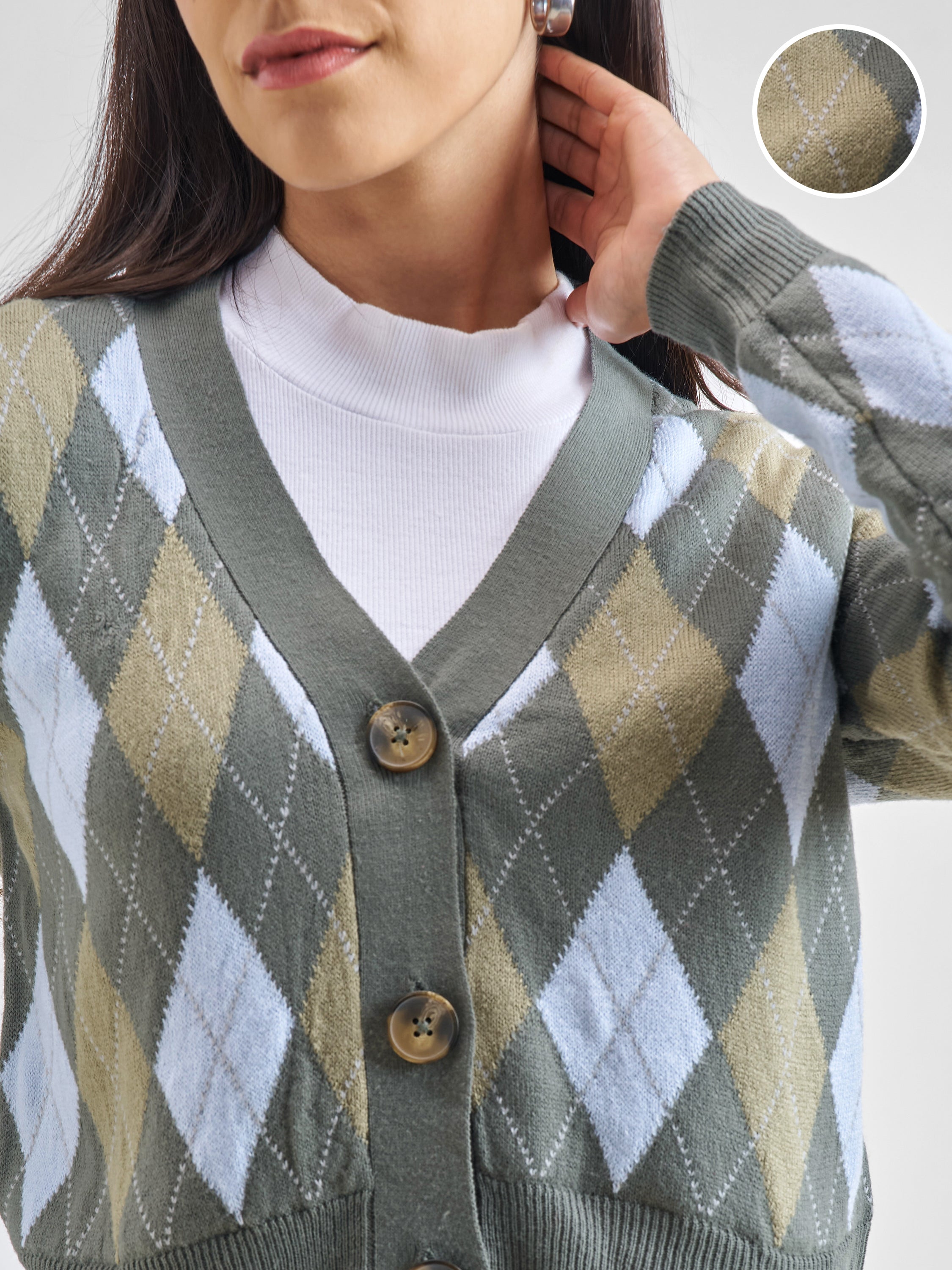 Tokyo Talkies Women Grey V-Neck Argyle Sweater - Grey - Image 5