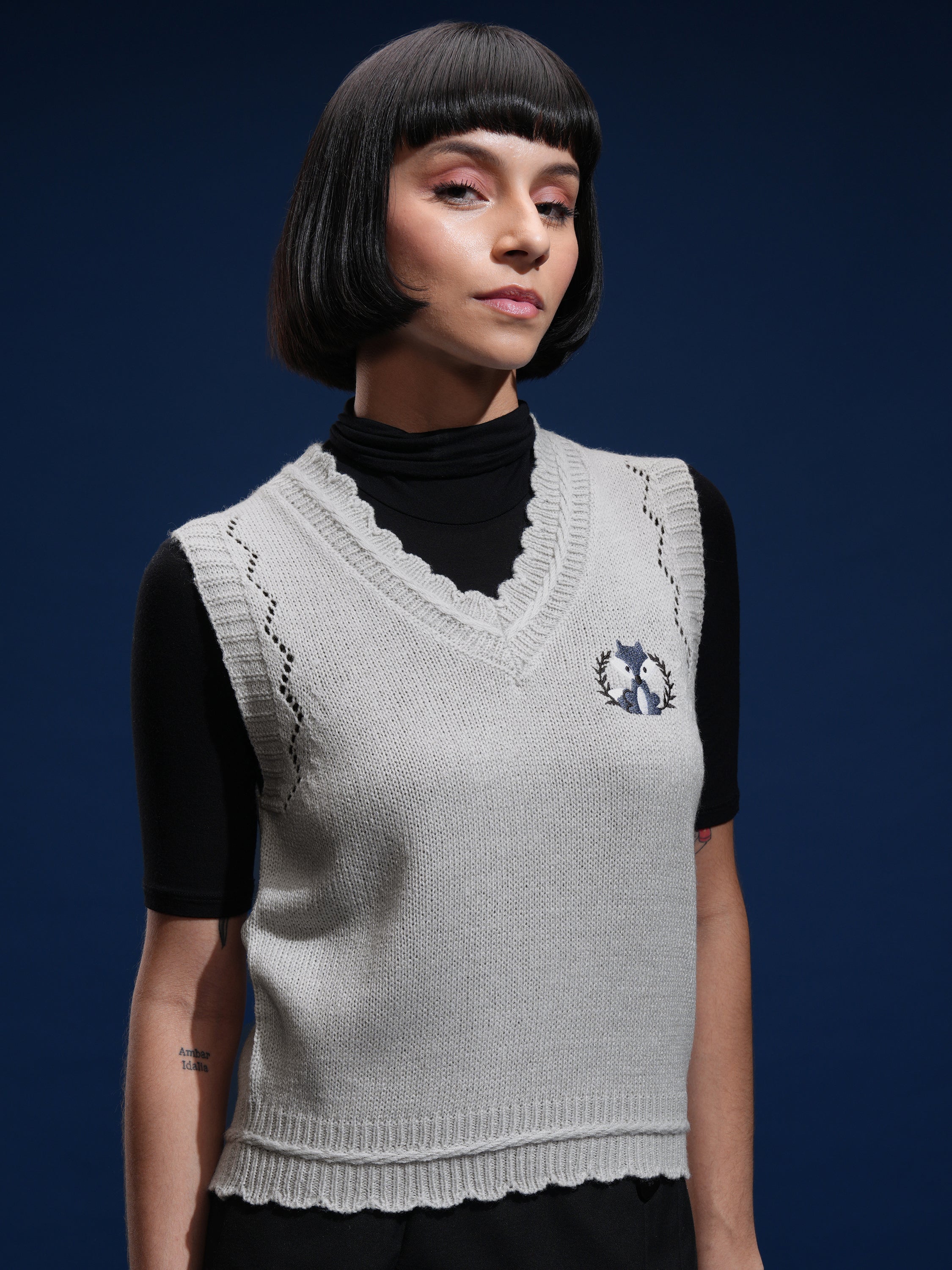 Tokyo Talkies Women Grey V-Neck Sweater - Grey - Image 6