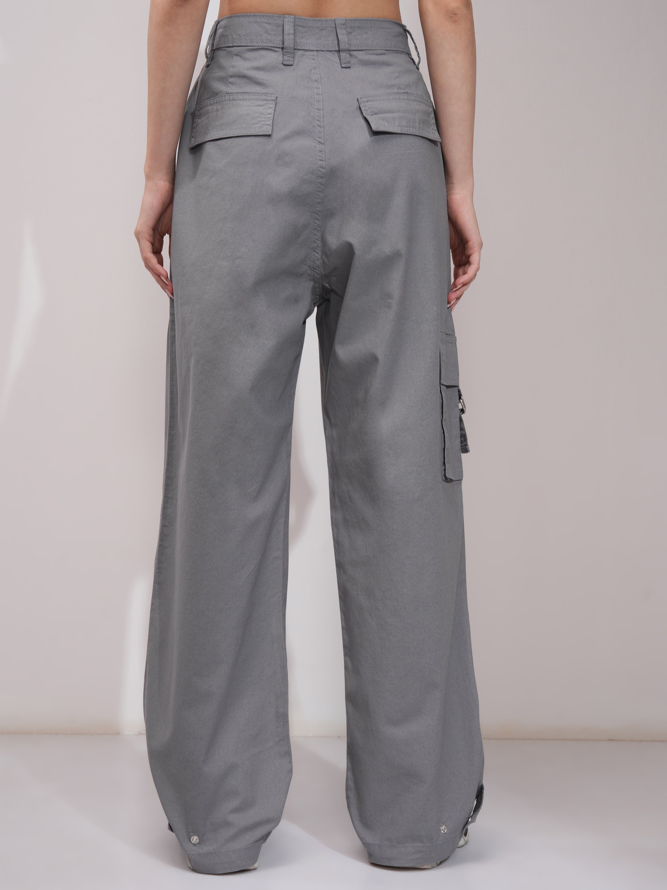 Tokyo Talkies Women Grey Solid Straight Fit Cargos - Grey - Image 3