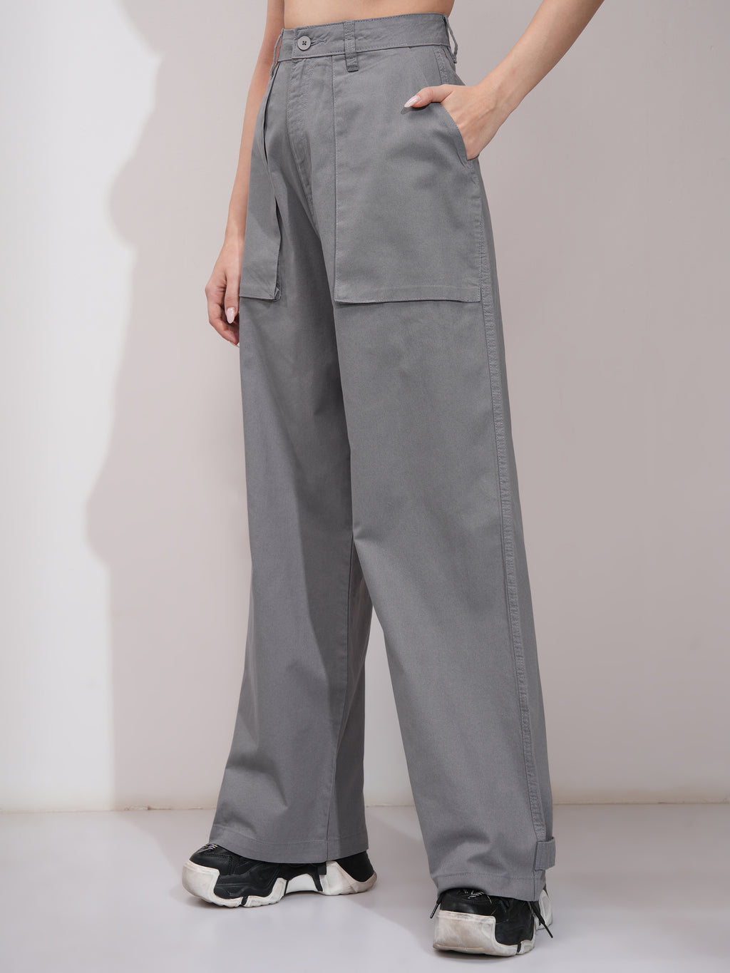 Tokyo Talkies Women Grey Solid Straight Fit Cargos - Grey - Image 4