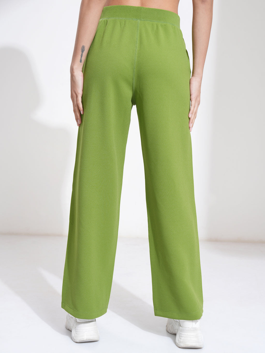 Tokyo Talkies Women Green Self Design Regular Fit Casual Trouser - Green - Image 3