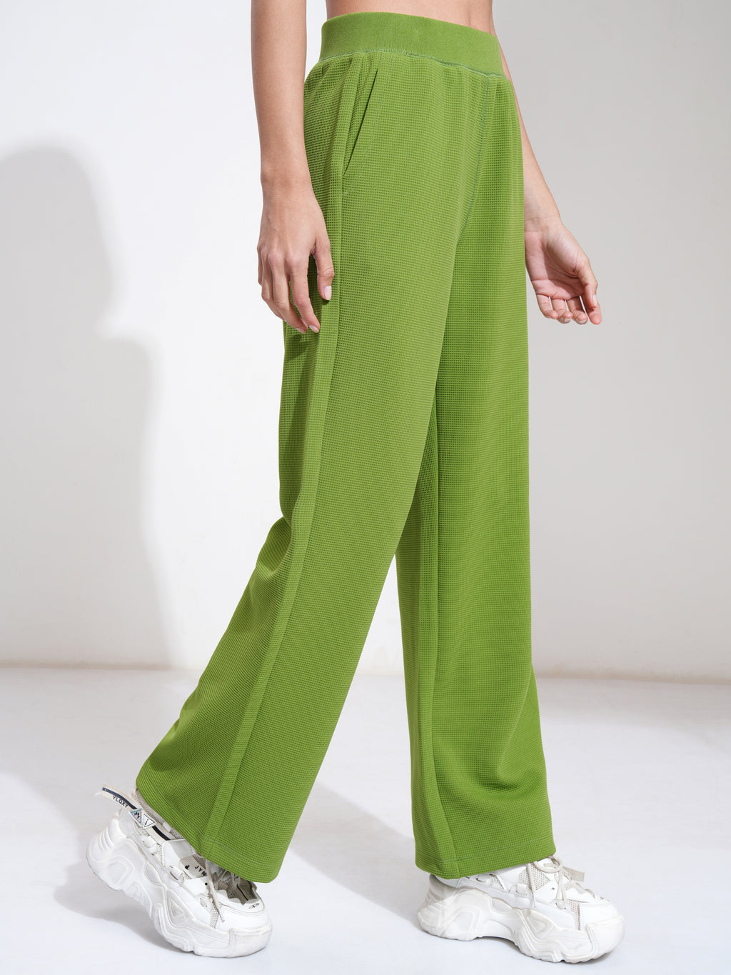 Tokyo Talkies Women Green Self Design Regular Fit Casual Trouser - Green - Image 6
