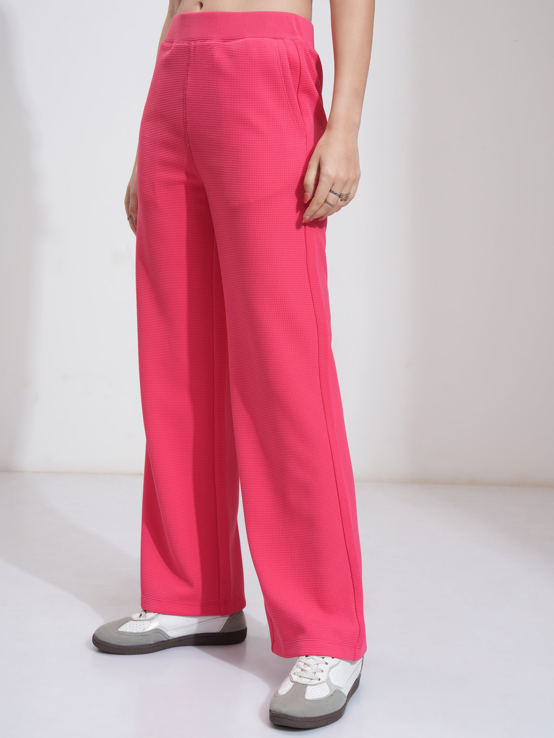 Tokyo Talkies Women Pink Solid Regular Fit Casual Trouser - Pink - Image 4