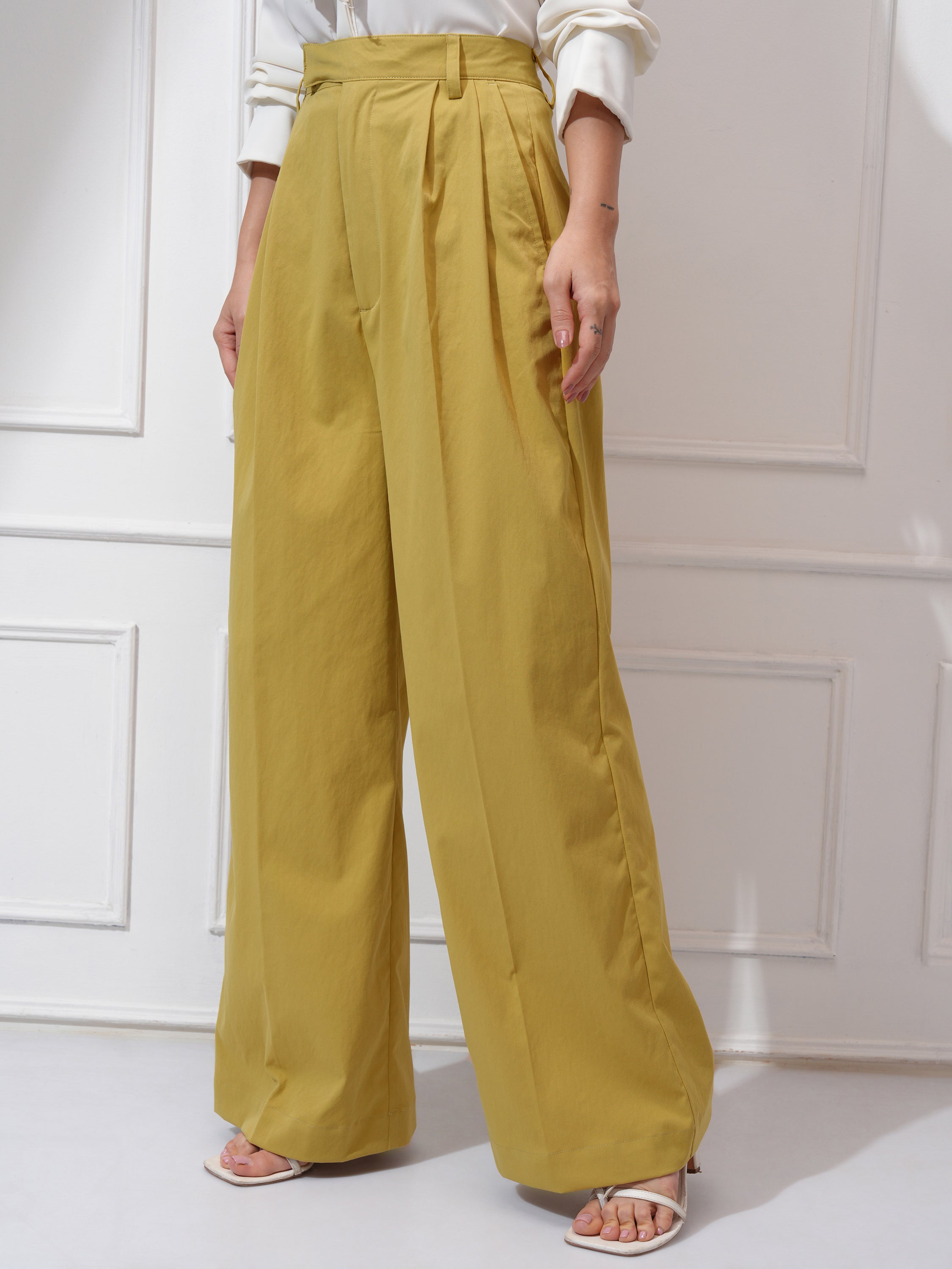 Tokyo Talkies Women Mustard Solid Regular Fit Casual Trouser - Mustard - Image 4