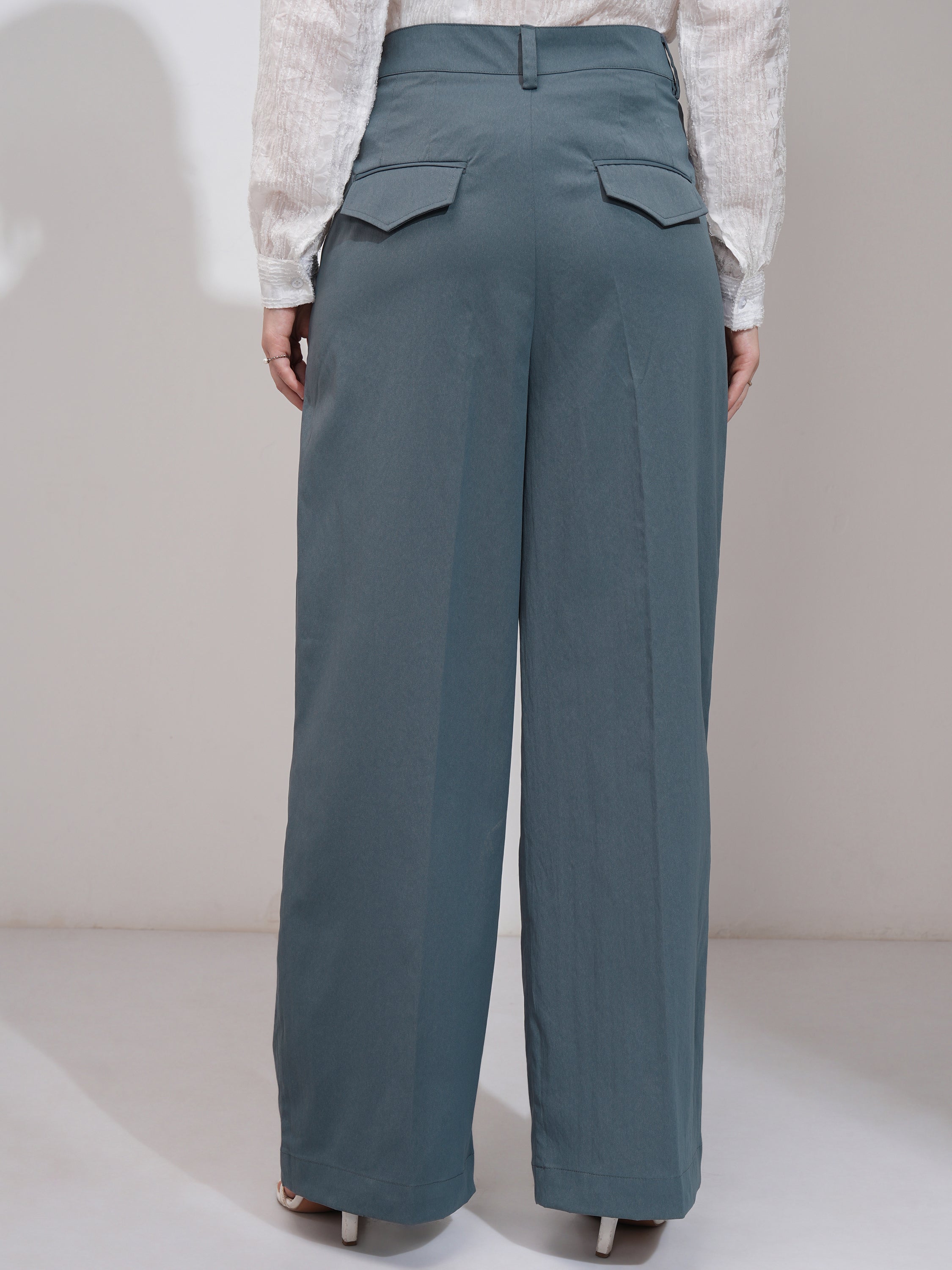 Tokyo Talkies Women Grey Solid Straight Fit Casual Trouser - Grey - Image 3