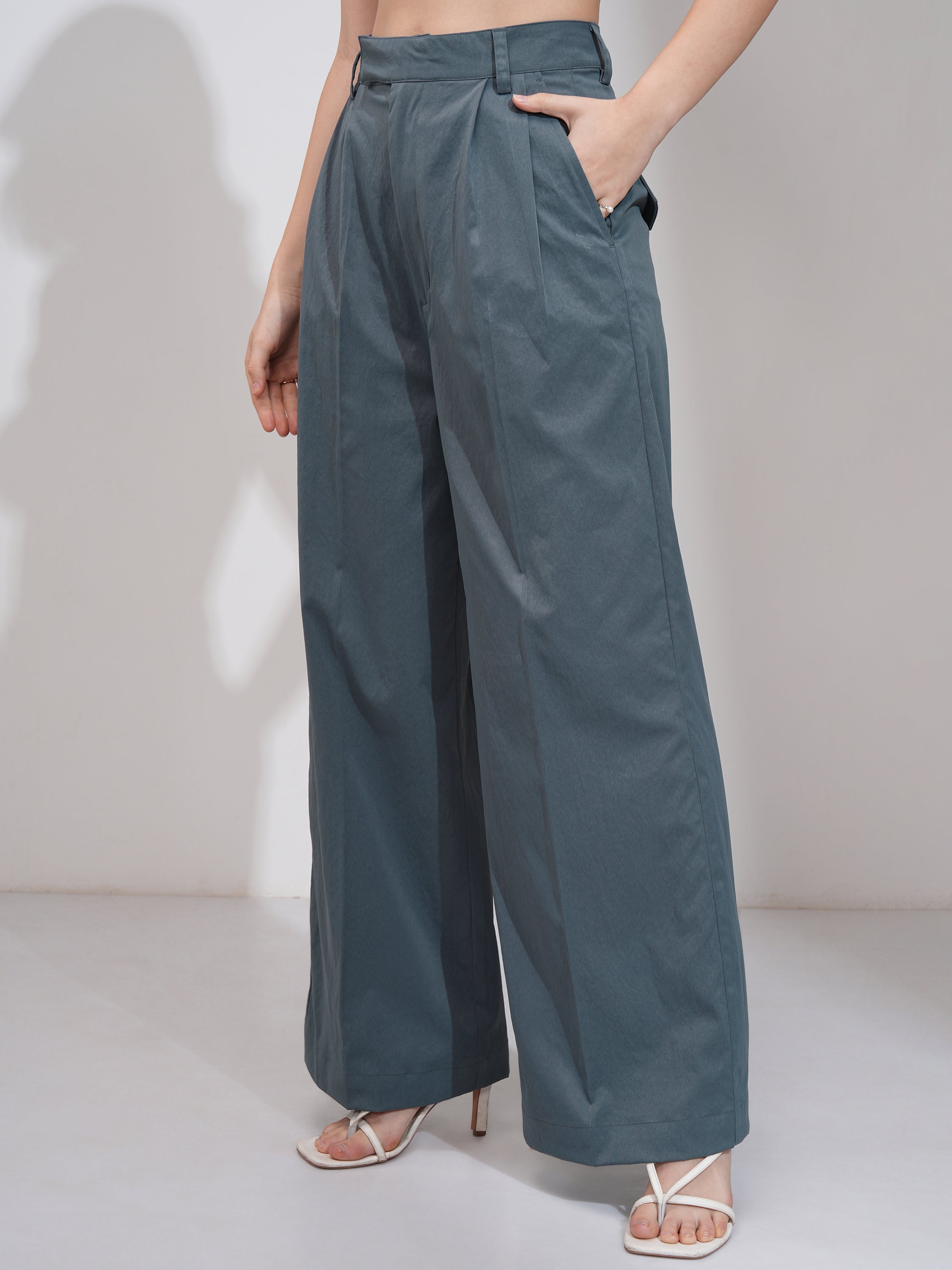 Tokyo Talkies Women Grey Solid Straight Fit Casual Trouser - Grey - Image 4