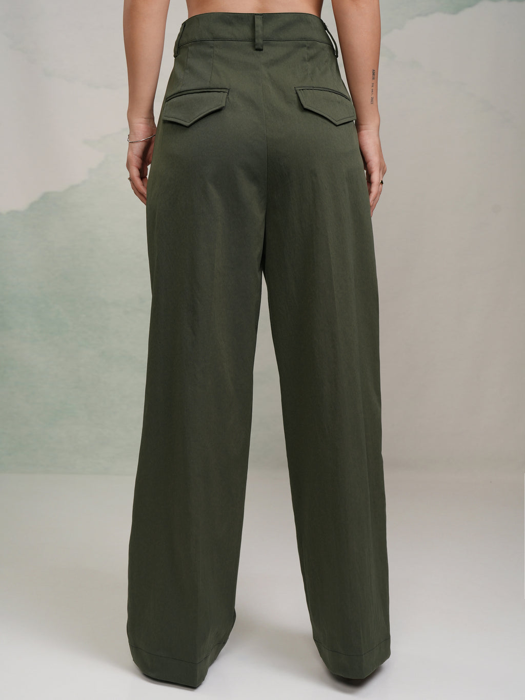 Tokyo Talkies Women Green Solid Flared Casual Trouser - Green - Image 3