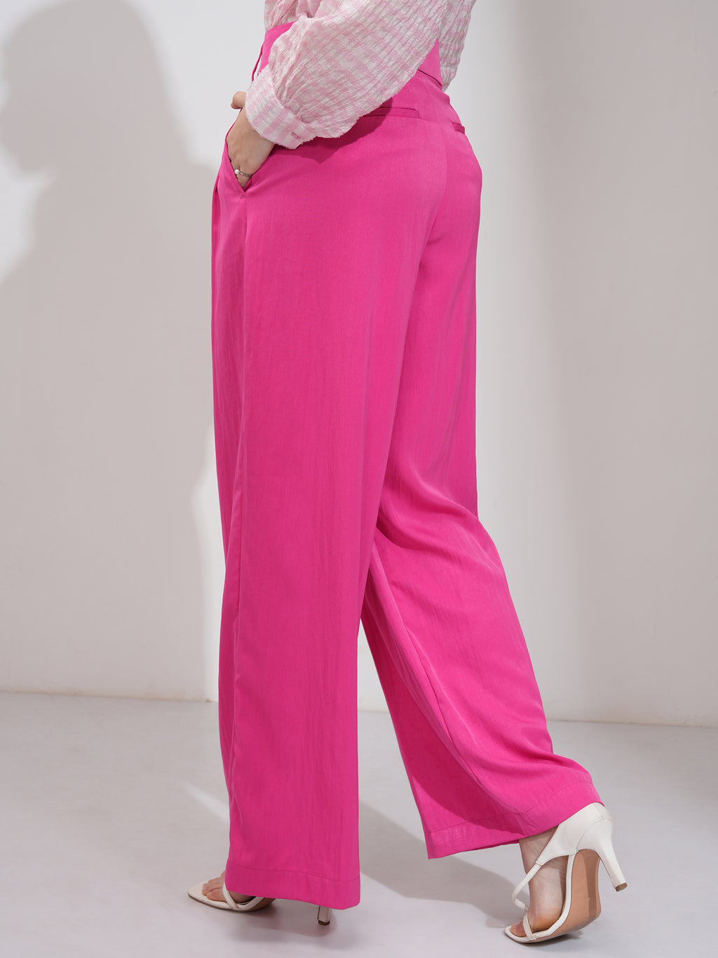 Tokyo Talkies Women Pink Solid Flared Casual Trouser - Pink - Image 3