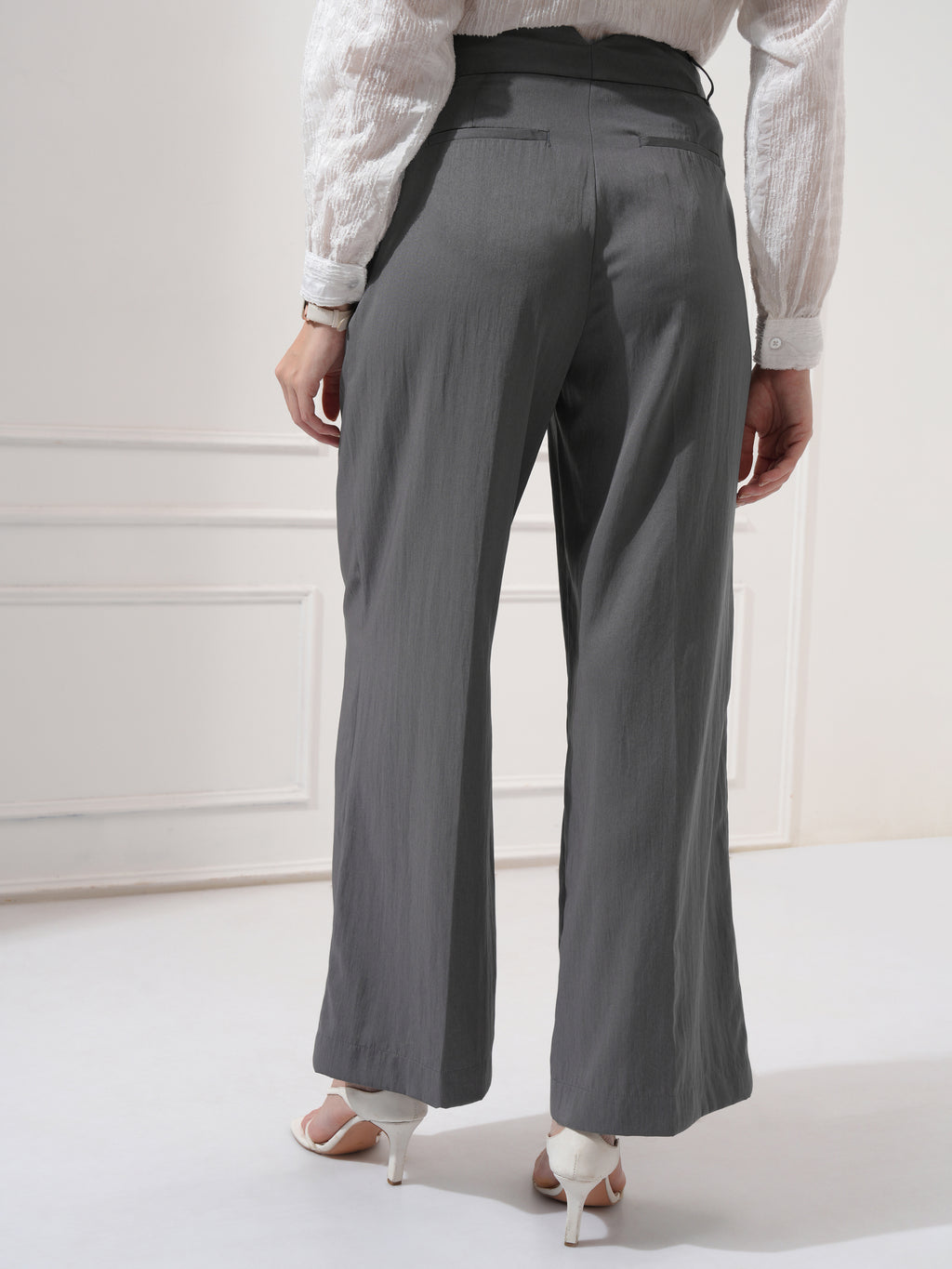Tokyo Talkies Women Grey Solid Flared Casual Trouser - Grey - Image 3