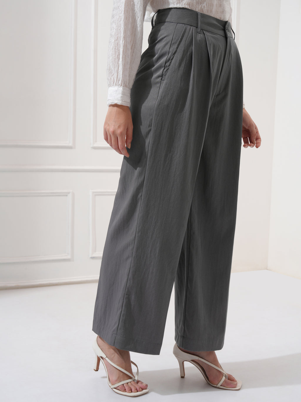 Tokyo Talkies Women Grey Solid Flared Casual Trouser - Grey - Image 6