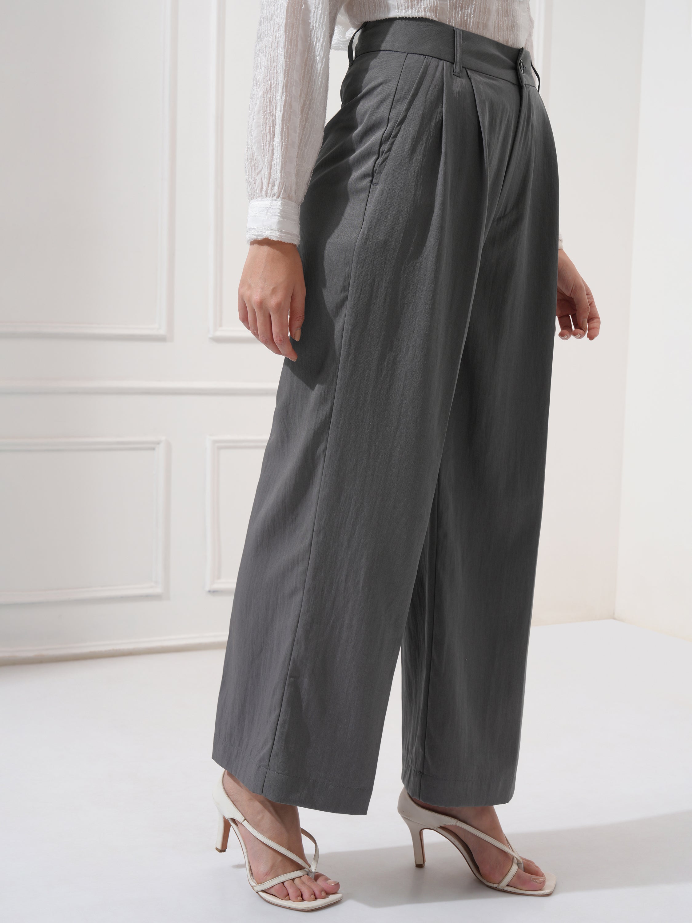Tokyo Talkies Women Grey Solid Flared Casual Trouser - Grey - Image 6