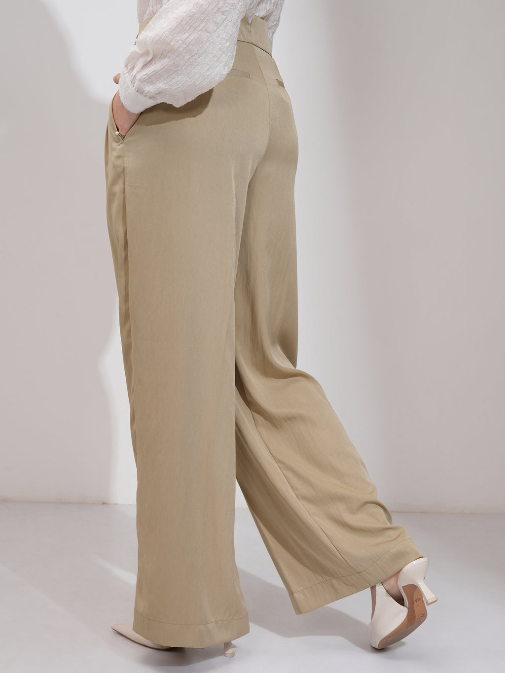 Tokyo Talkies Women Beige Solid Flared Casual Trouser - Beige - Image 3