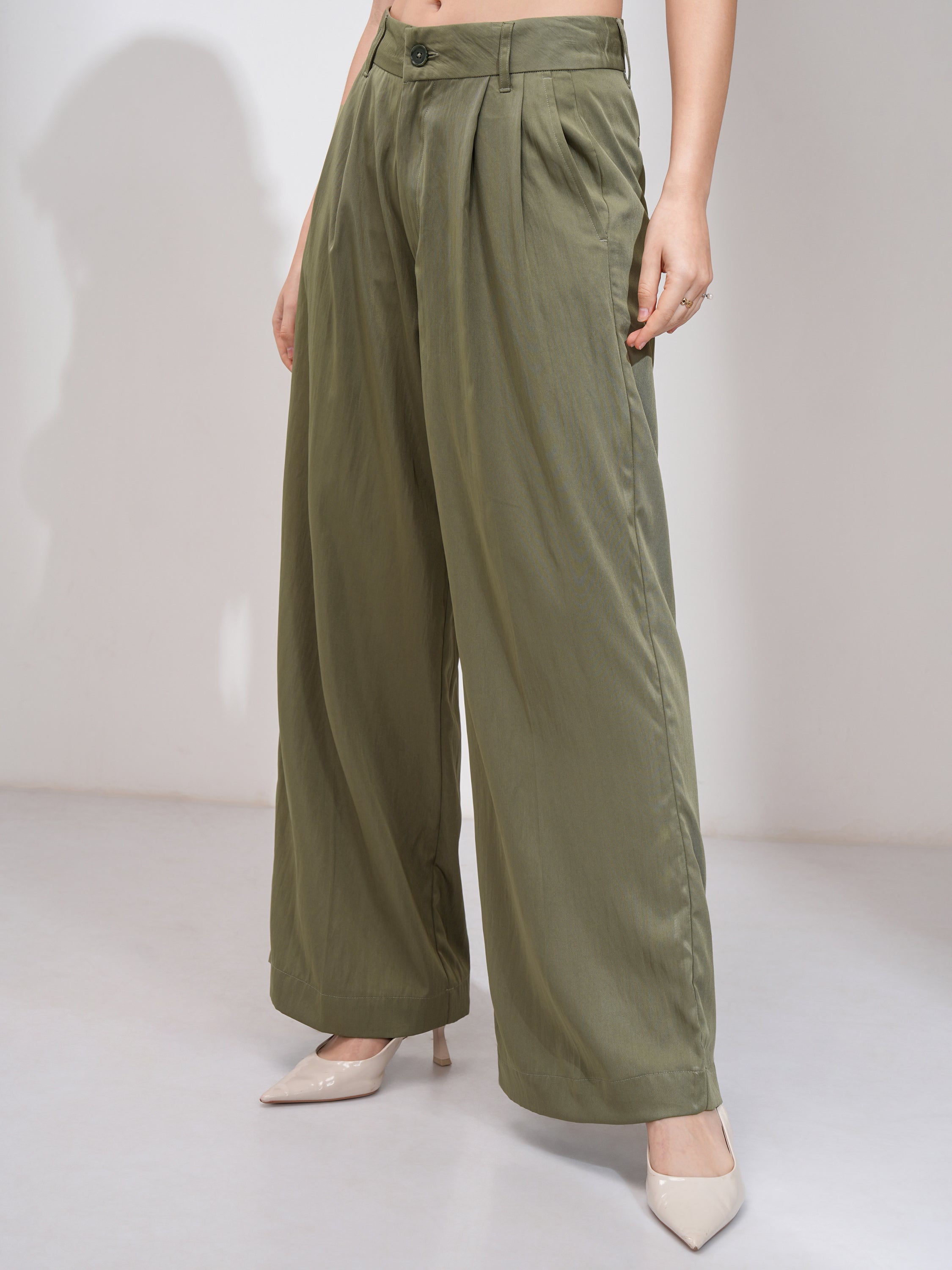 Tokyo Talkies Women Olive Solid Flared Casual Trouser - Olive - Image 4