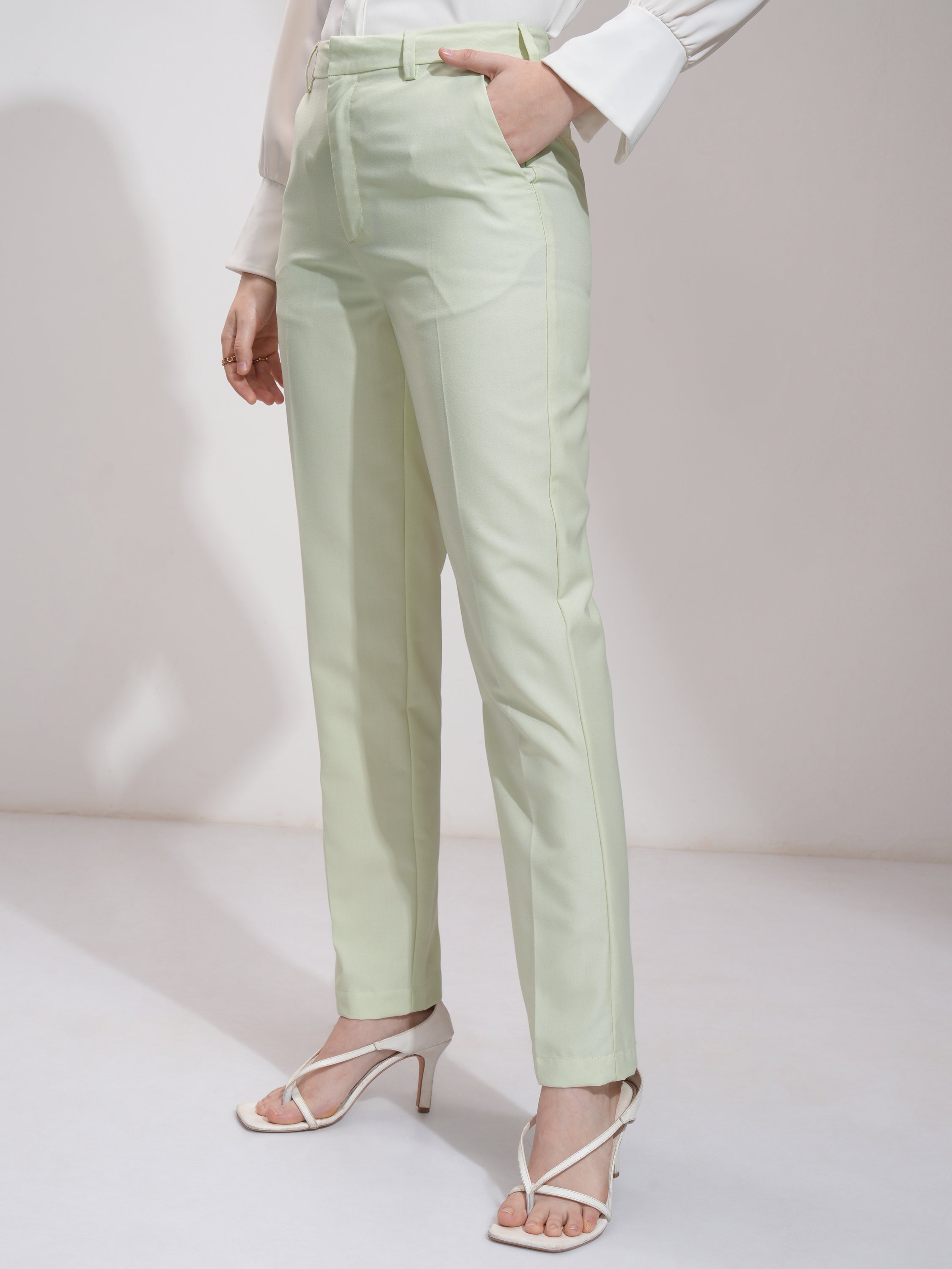 Tokyo Talkies Women Green Solid Regular Fit Casual Trouser - Green - Image 4