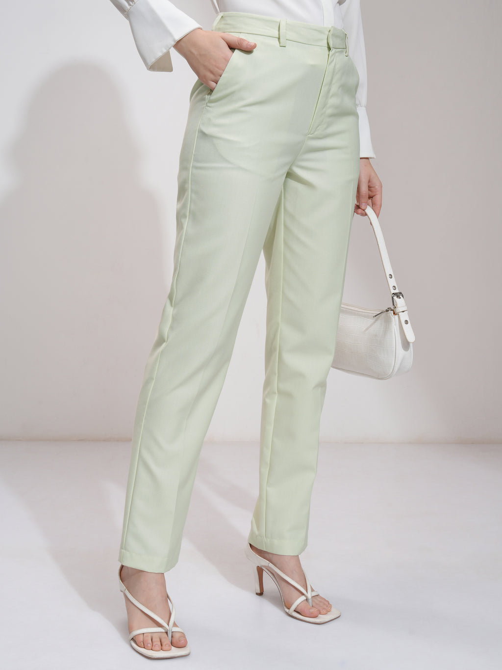 Tokyo Talkies Women Green Solid Regular Fit Casual Trouser - Green - Image 6