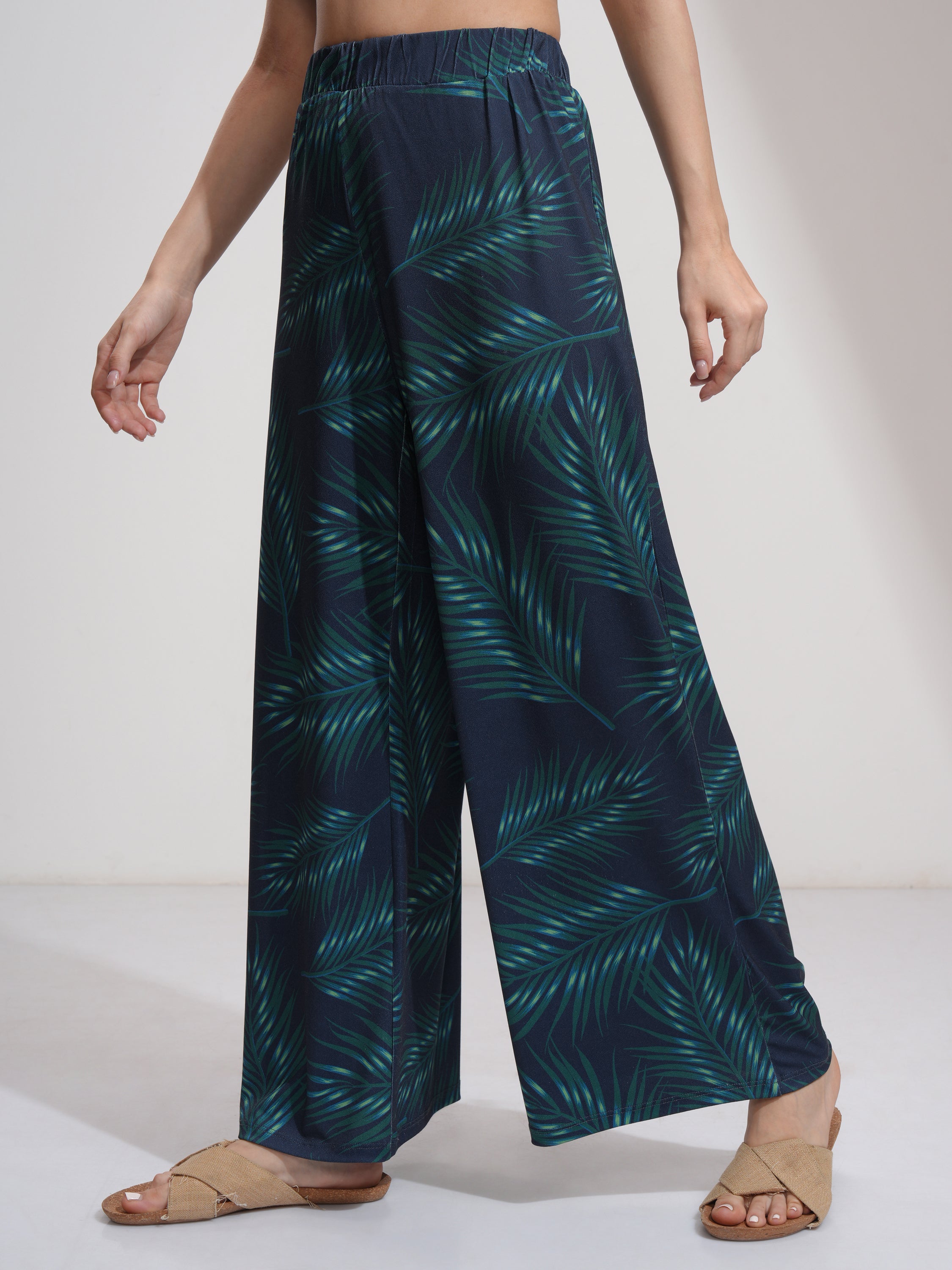 Tokyo Talkies Women Blue Printed Flared Casual Trousers - Blue - Image 4