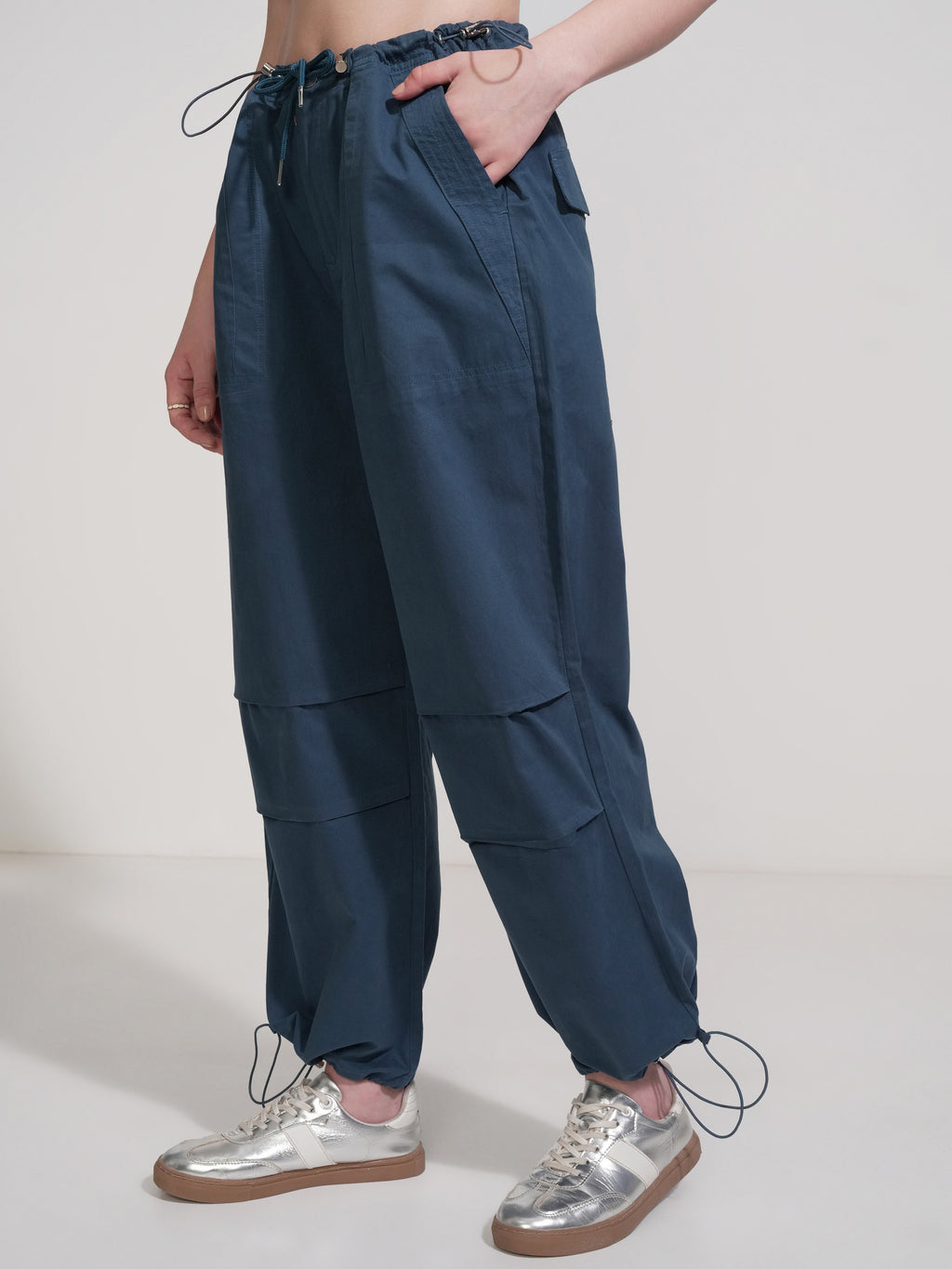 Tokyo Talkies Women Navy Blue Solid Baggy Cargos - Navy Blue - Image 4