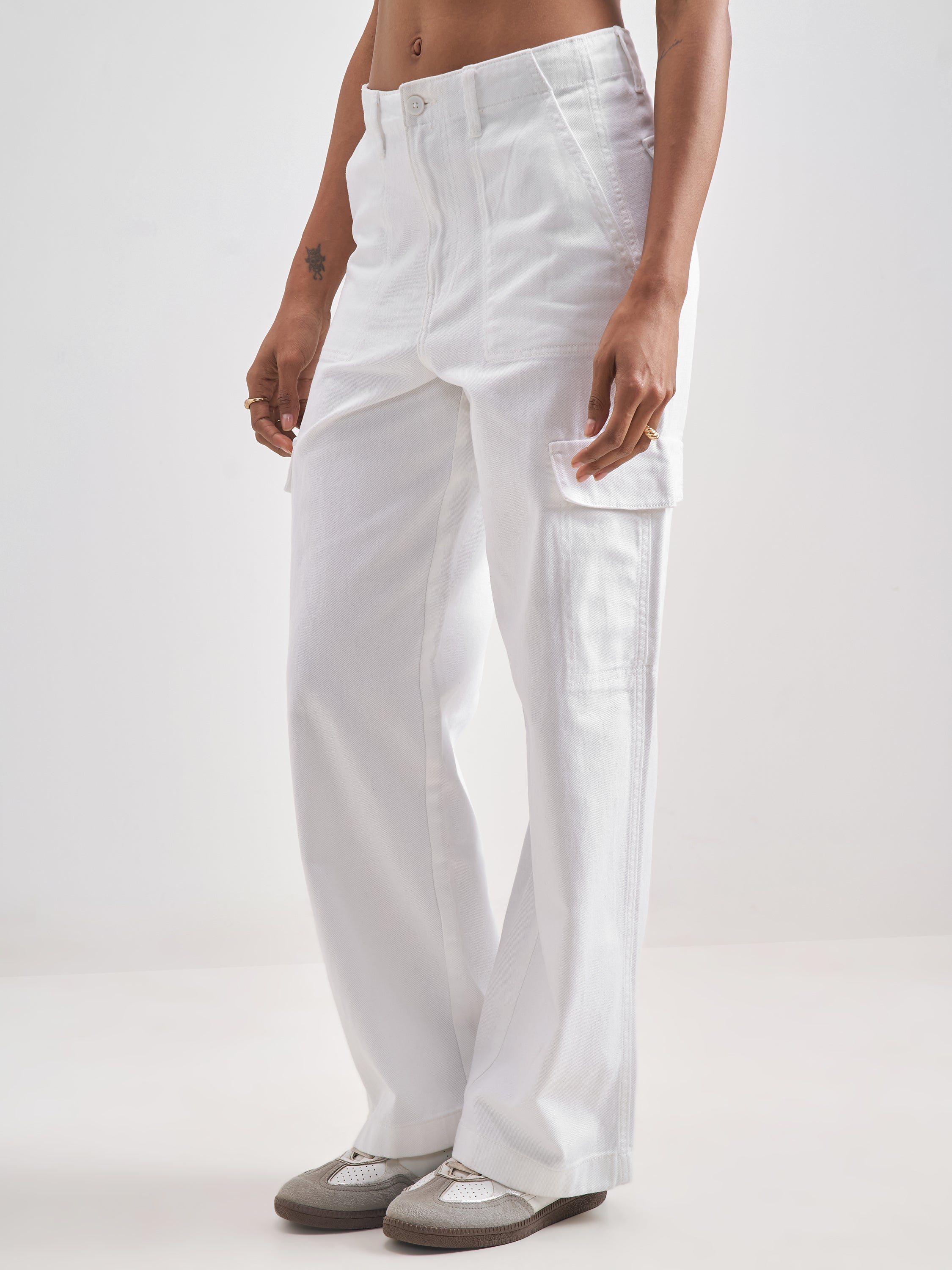 Street By Tokyo Talkies Women White Solid Straight Fit Cargos - White - Image 4