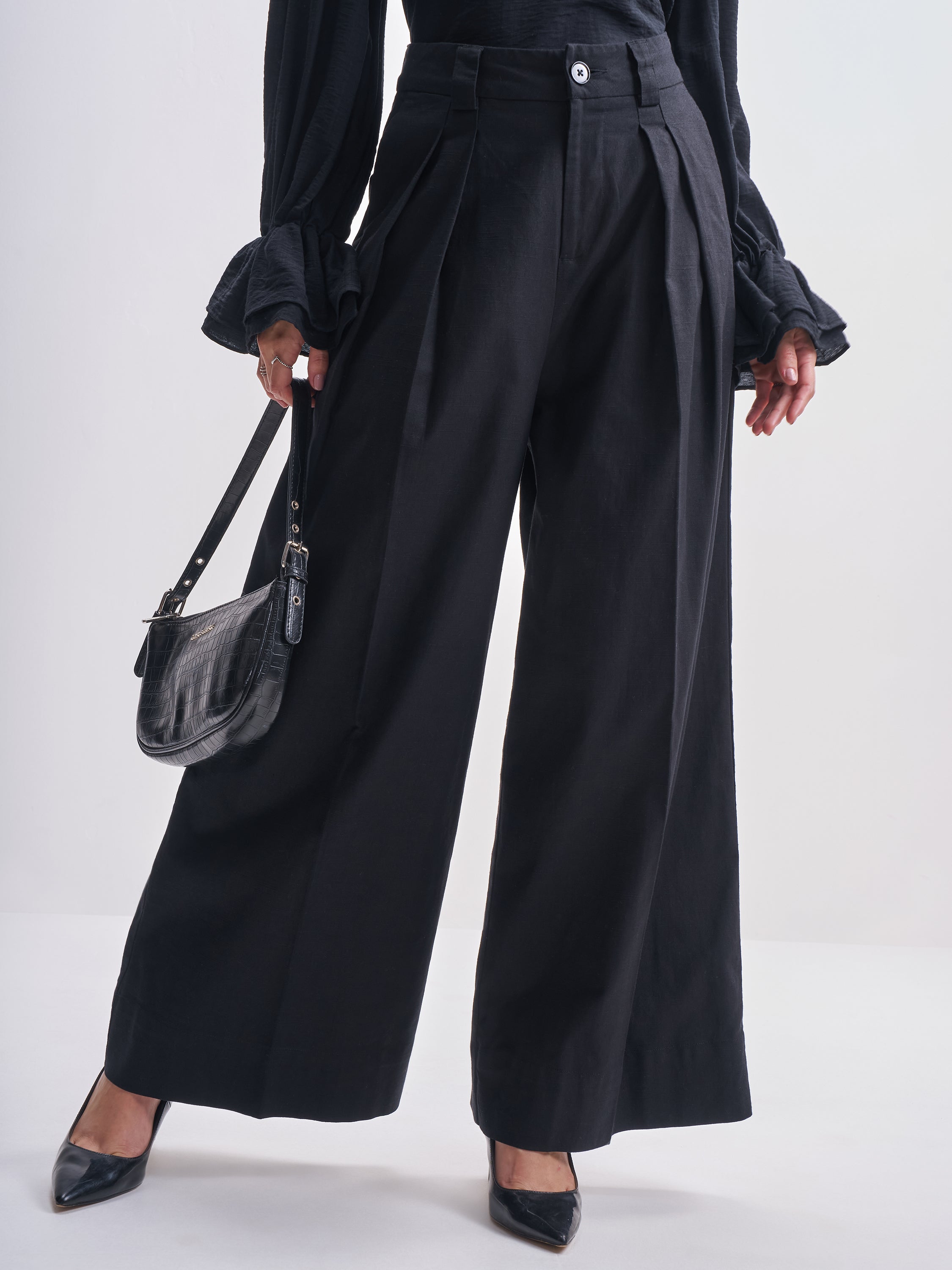 Tokyo Talkies Women Black Solid Regular Fit Casual Trouser - Black - Image 1