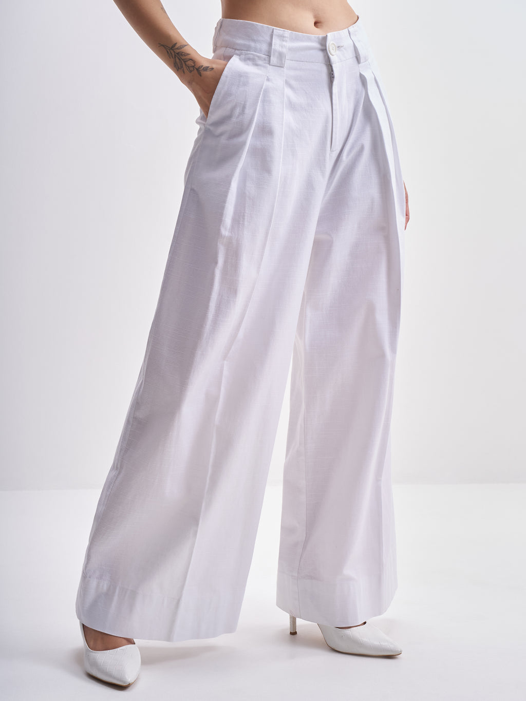 Tokyo Talkies Women White SOlid Regular Fit Casual Trouser - White - Image 6