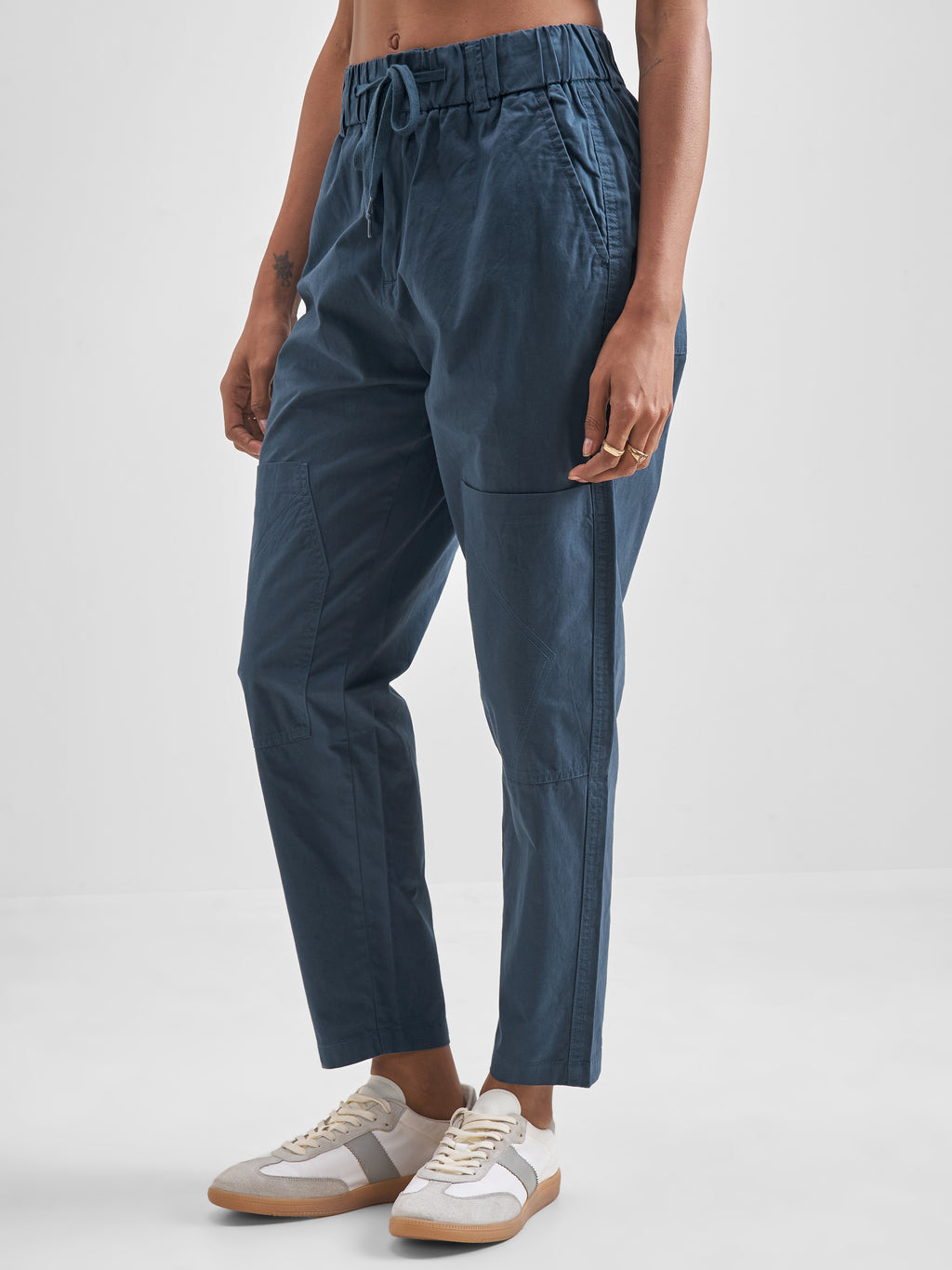 Street By Tokyo Talkies Women Blue Solid Tapered Fit Regular Trouser - Blue - Image 4