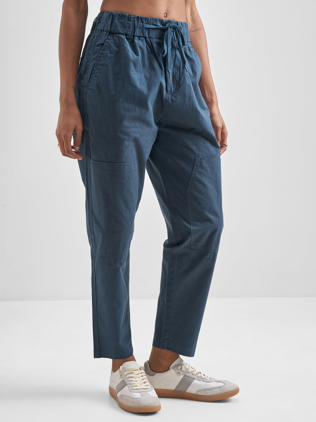 Street By Tokyo Talkies Women Blue Solid Tapered Fit Regular Trouser - Blue - Image 6