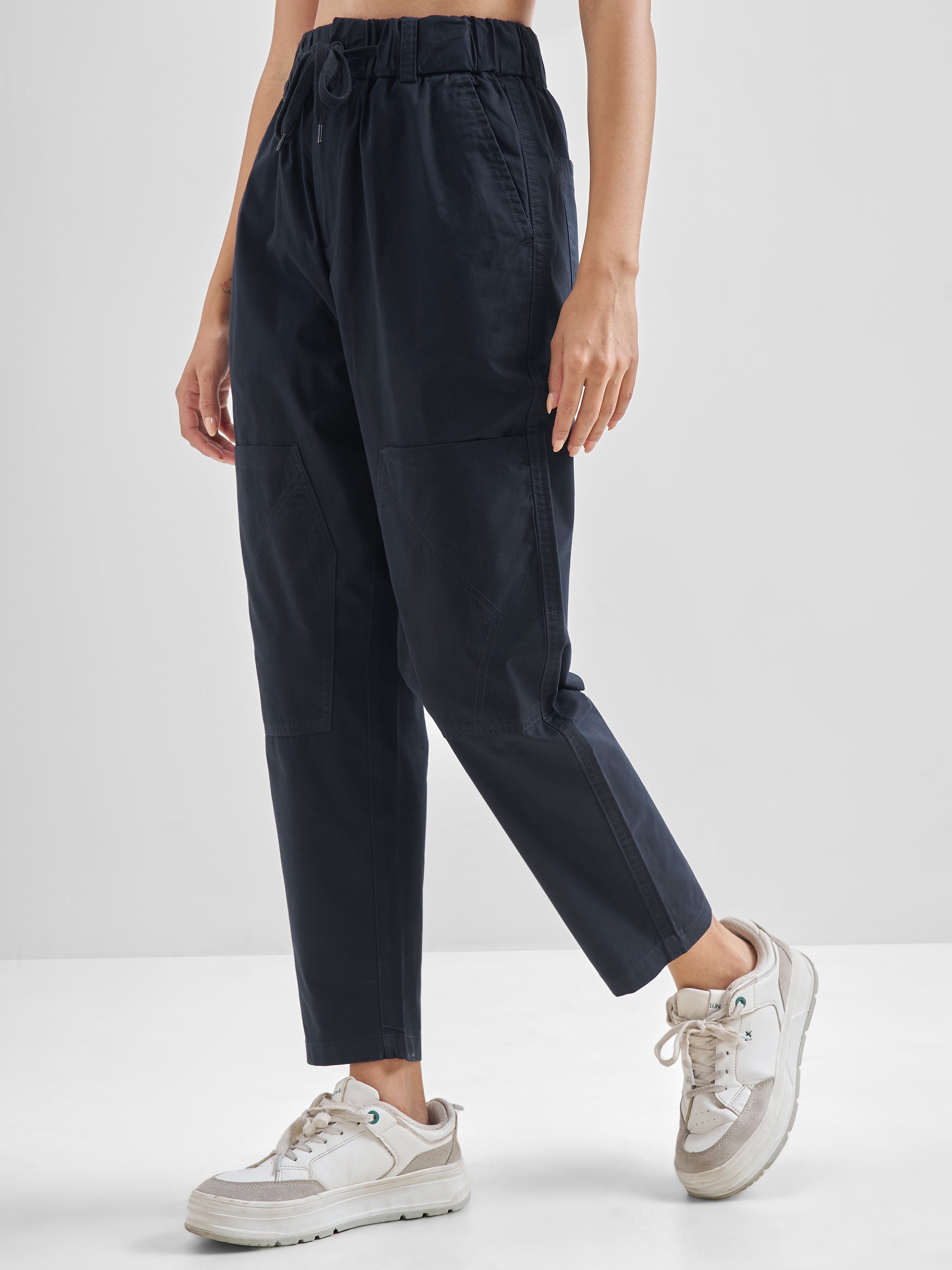 Street By Tokyo Talkies Women Black Solid Straight Fit Casual Trouser - Black - Image 4