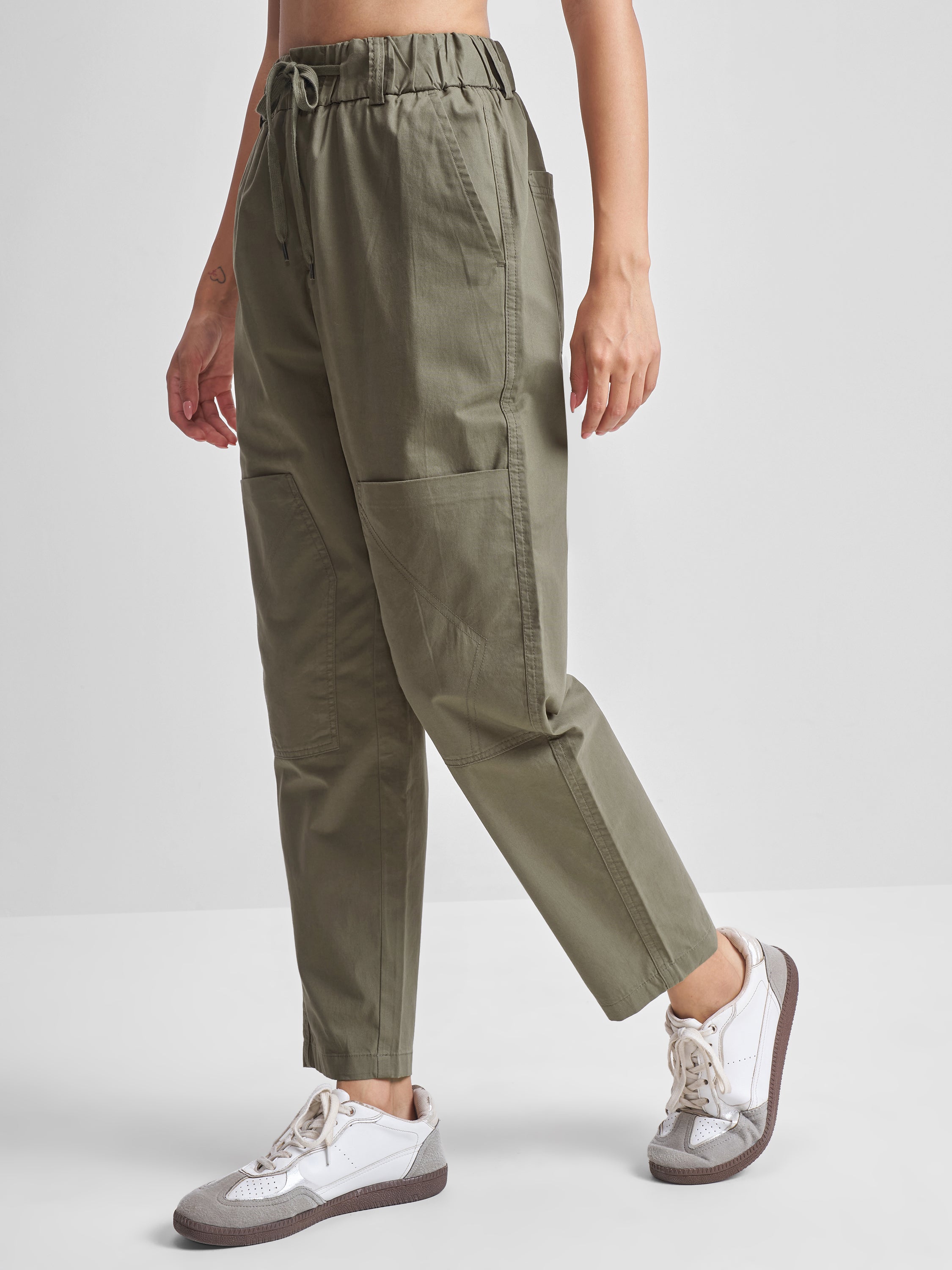 Tokyo Talkies Women Olive Solid Straight Fit Regular Trouser - Olive - Image 4