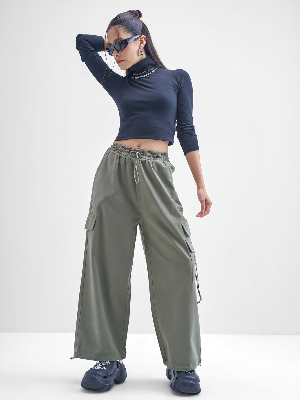 Tokyo Talkies Women Olive Solid Straight Fit Cargos - Olive - Image 2