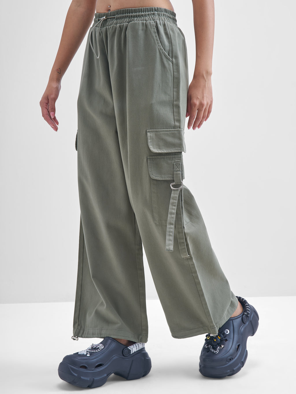 Tokyo Talkies Women Olive Solid Straight Fit Cargos - Olive - Image 4