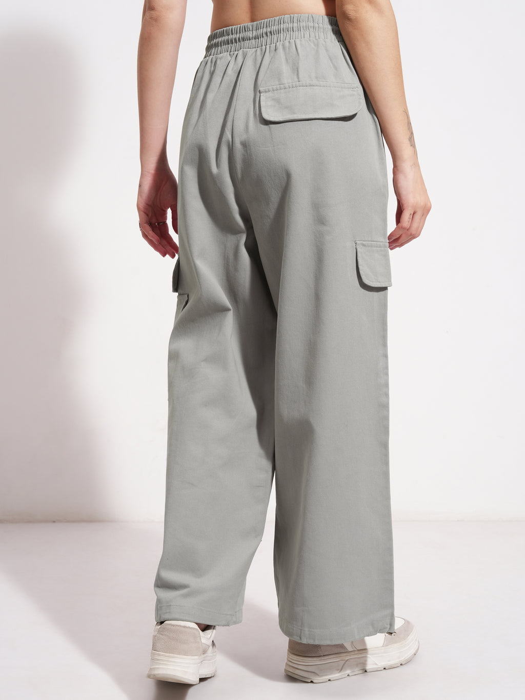 Tokyo Talkies Women Grey Solid Straight Fit Cargos - Grey - Image 3