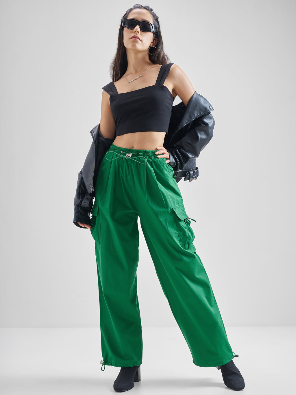 Street By Tokyo Talkies Women Green Solid Straight Fit Cargos - Green - Image 2
