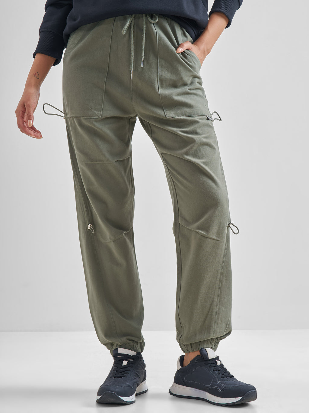 Street By Tokyo Talkies Women Olive Solid Regular Fit Cargos - Olive - Image 1