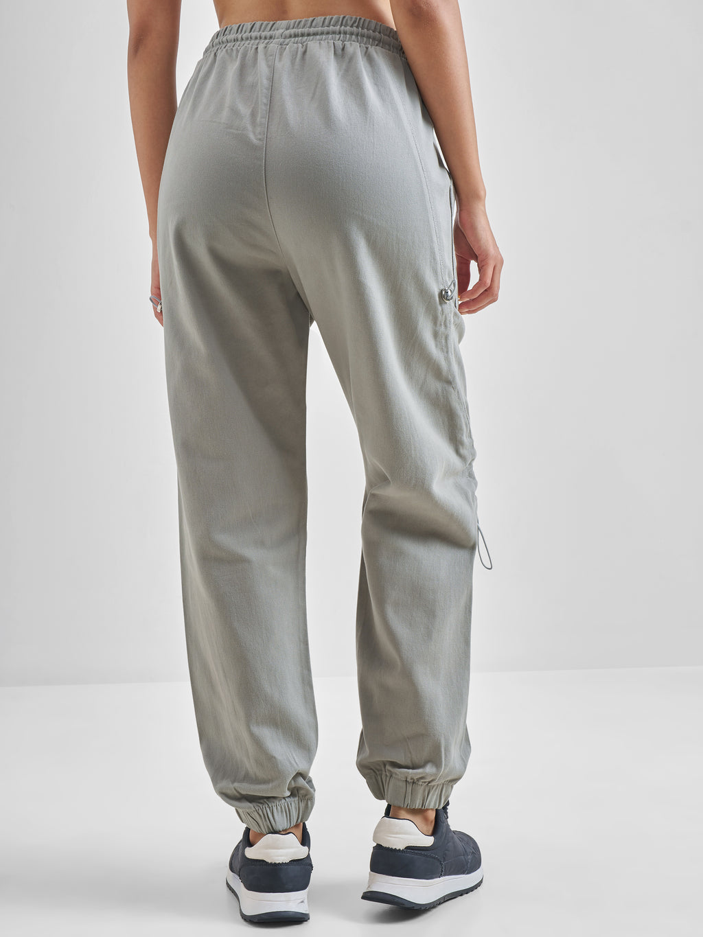 Street By Tokyo Talkies Women Grey Solid Regular Fit Cargos - Grey - Image 3
