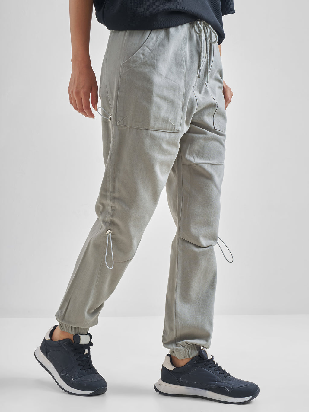 Street By Tokyo Talkies Women Grey Solid Regular Fit Cargos - Grey - Image 6