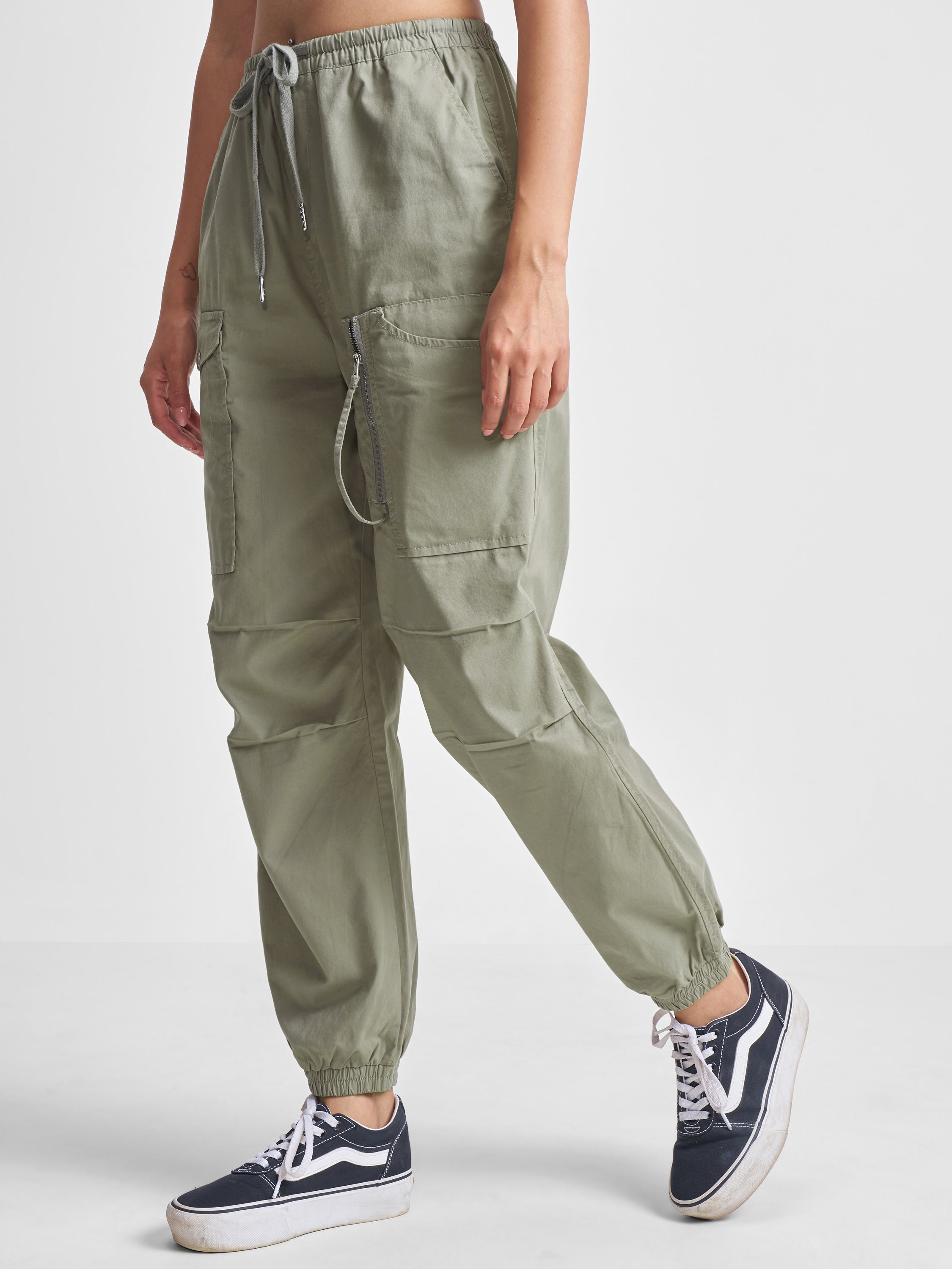 Tokyo Talkies Women Olive Solid Regular Fit Cargos - Olive - Image 4