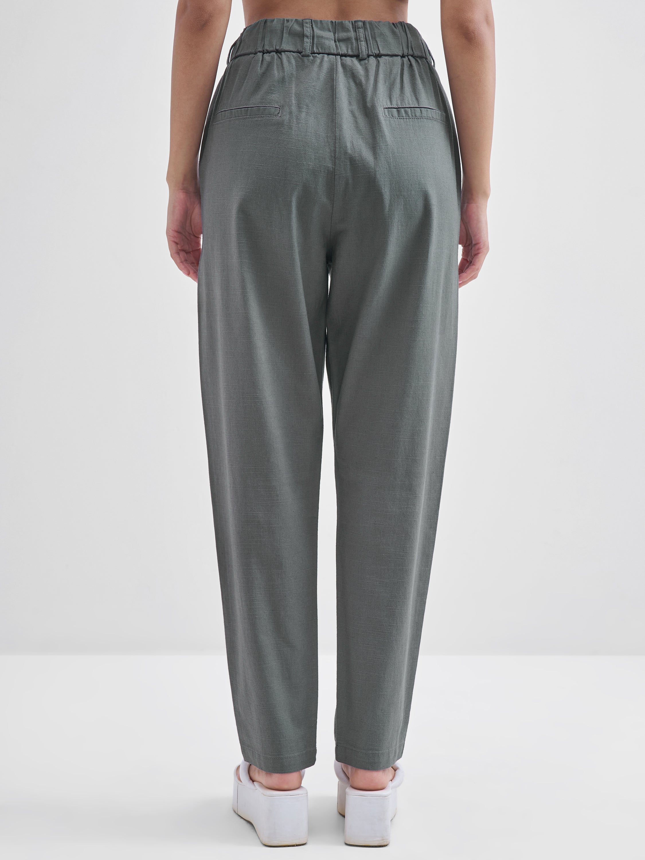 Chic By Tokyo Talkies Women Grey Solid Straight Fit Regular Trousers - Grey - Image 3