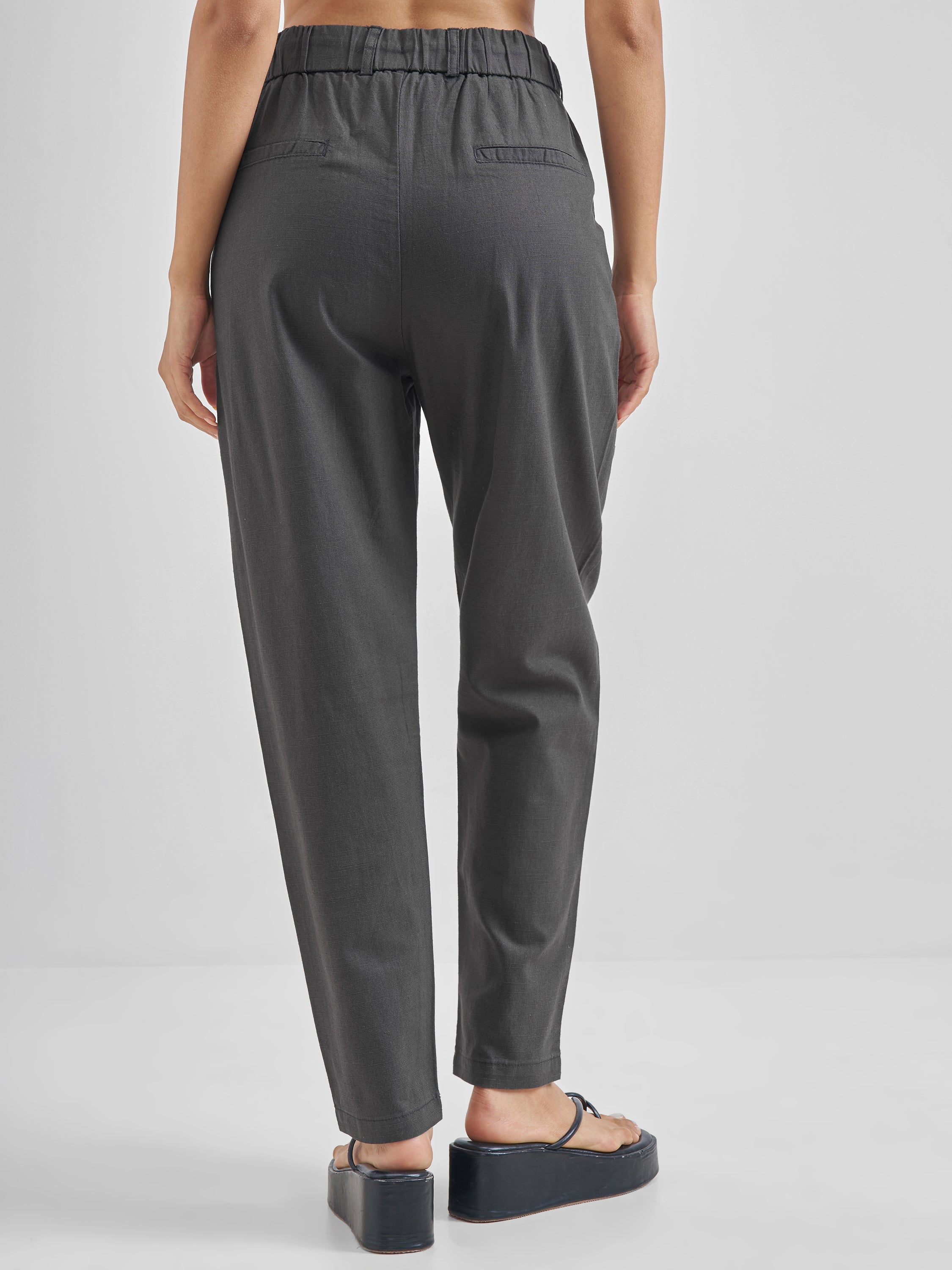 Street By Tokyo Talkies Women Black Solid Straight Fit Casual Trouser - Black - Image 3