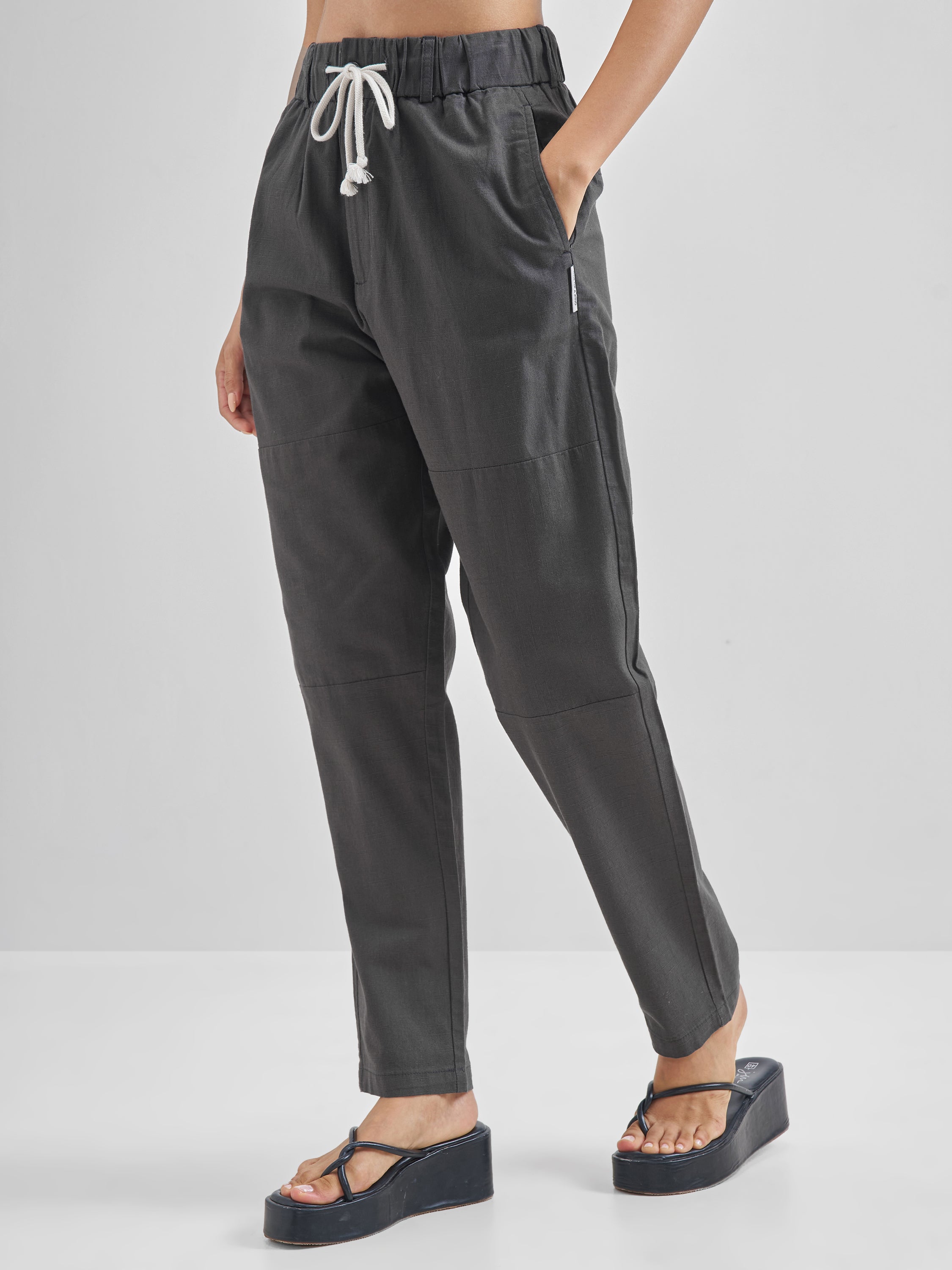 Street By Tokyo Talkies Women Black Solid Straight Fit Casual Trouser - Black - Image 4
