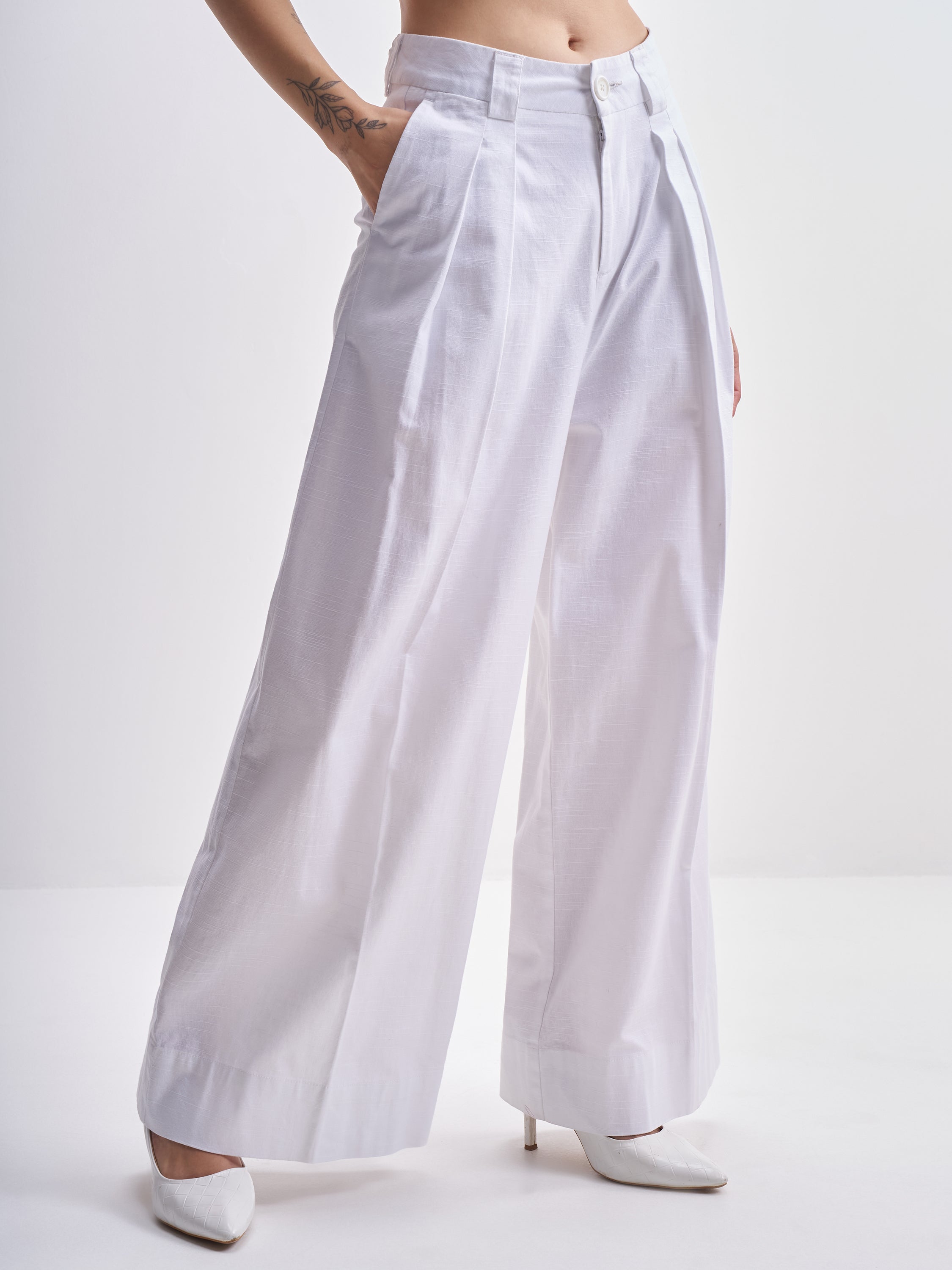 Tokyo Talkies Women White SOlid Regular Fit Casual Trouser - White - Image 6