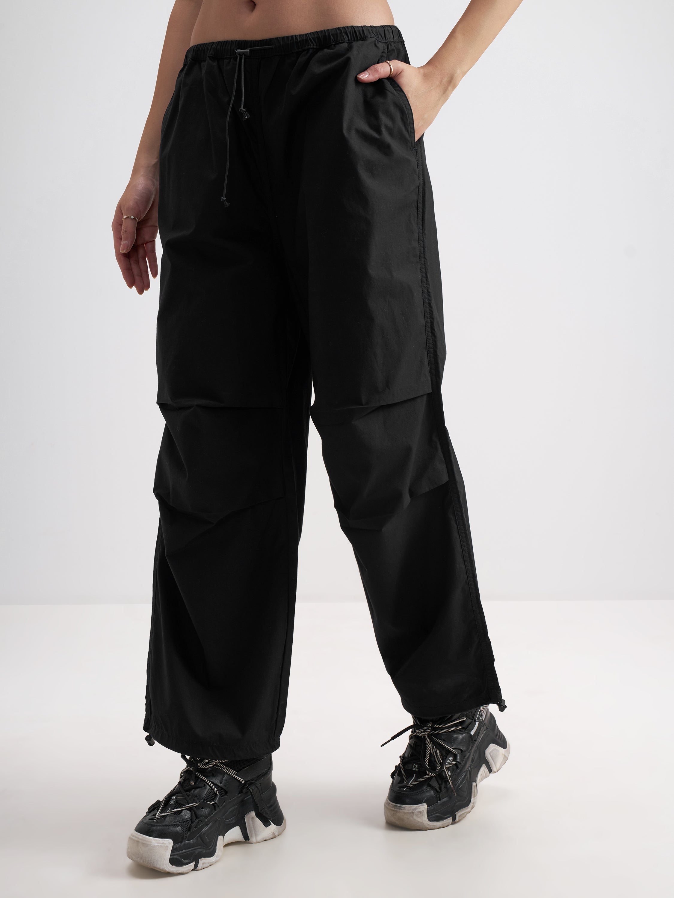 Tokyo Talkies Women Black Solid Relaxed Fit Cargos - Black - Image 4