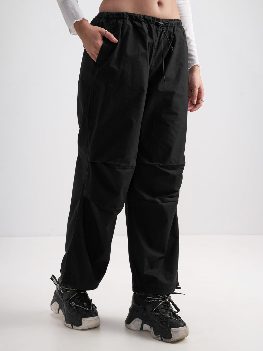 Tokyo Talkies Women Black Solid Relaxed Fit Cargos - Black - Image 6