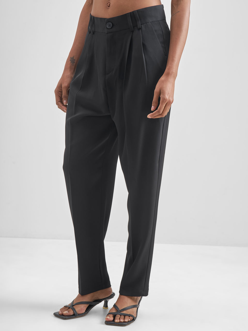 Chic By Tokyo Talkies Women Black Solid Tapered Fit Trouser - Black - Image 4