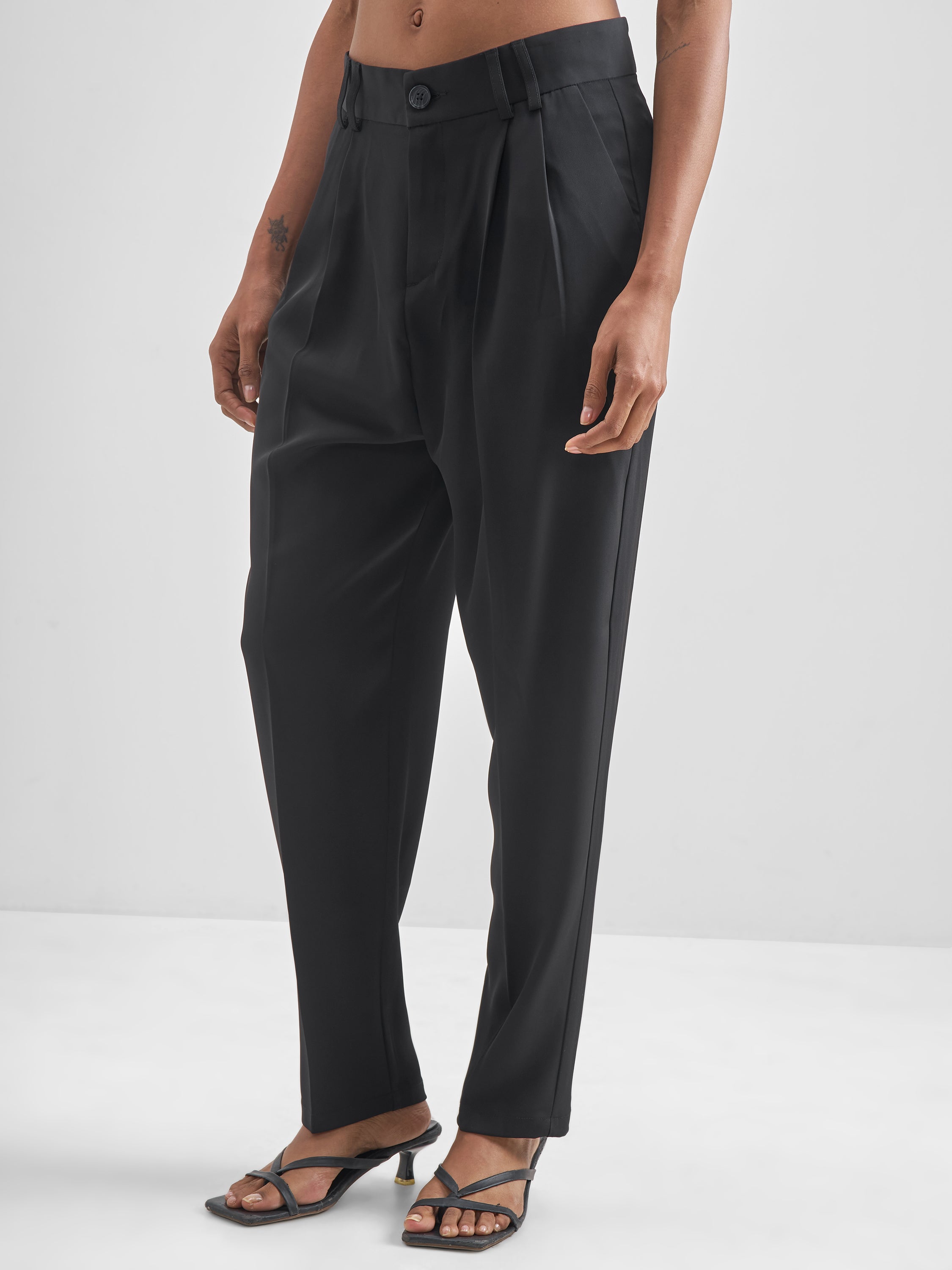 Chic By Tokyo Talkies Women Black Solid Tapered Fit Trouser - Black - Image 4