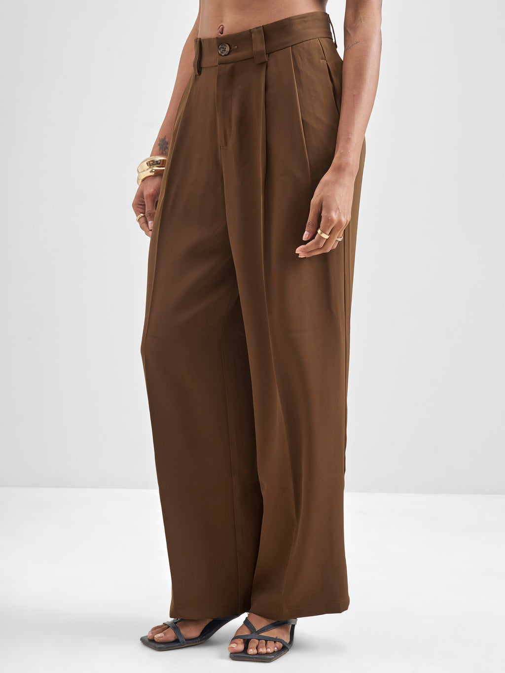 Chic By Tokyo Talkies Women Brown Solid Loose Fit Trouser - Brown - Image 4