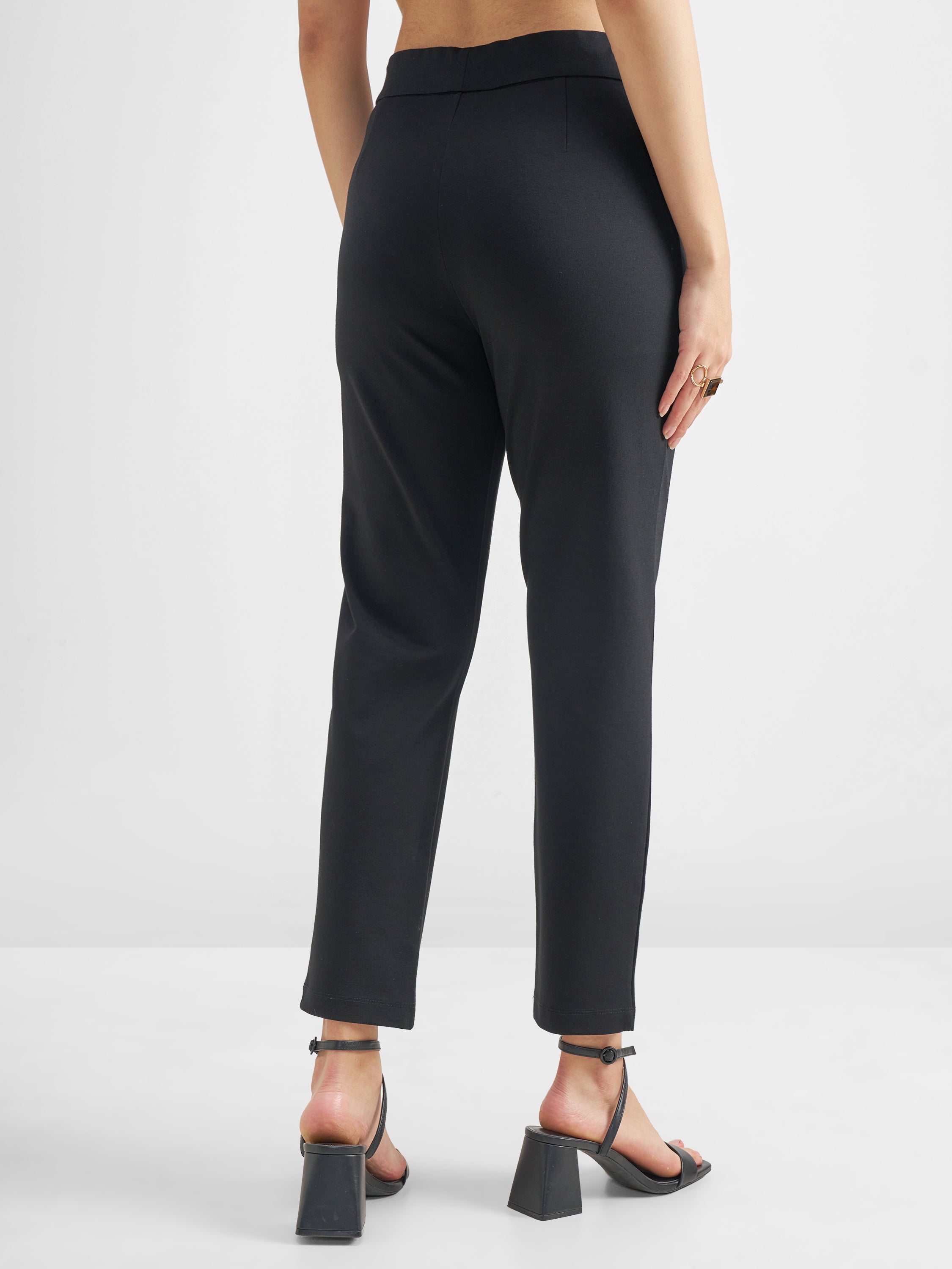 Tokyo Talkies Women Black Solid Slim Fit Regular Trouser - Black - Image 3